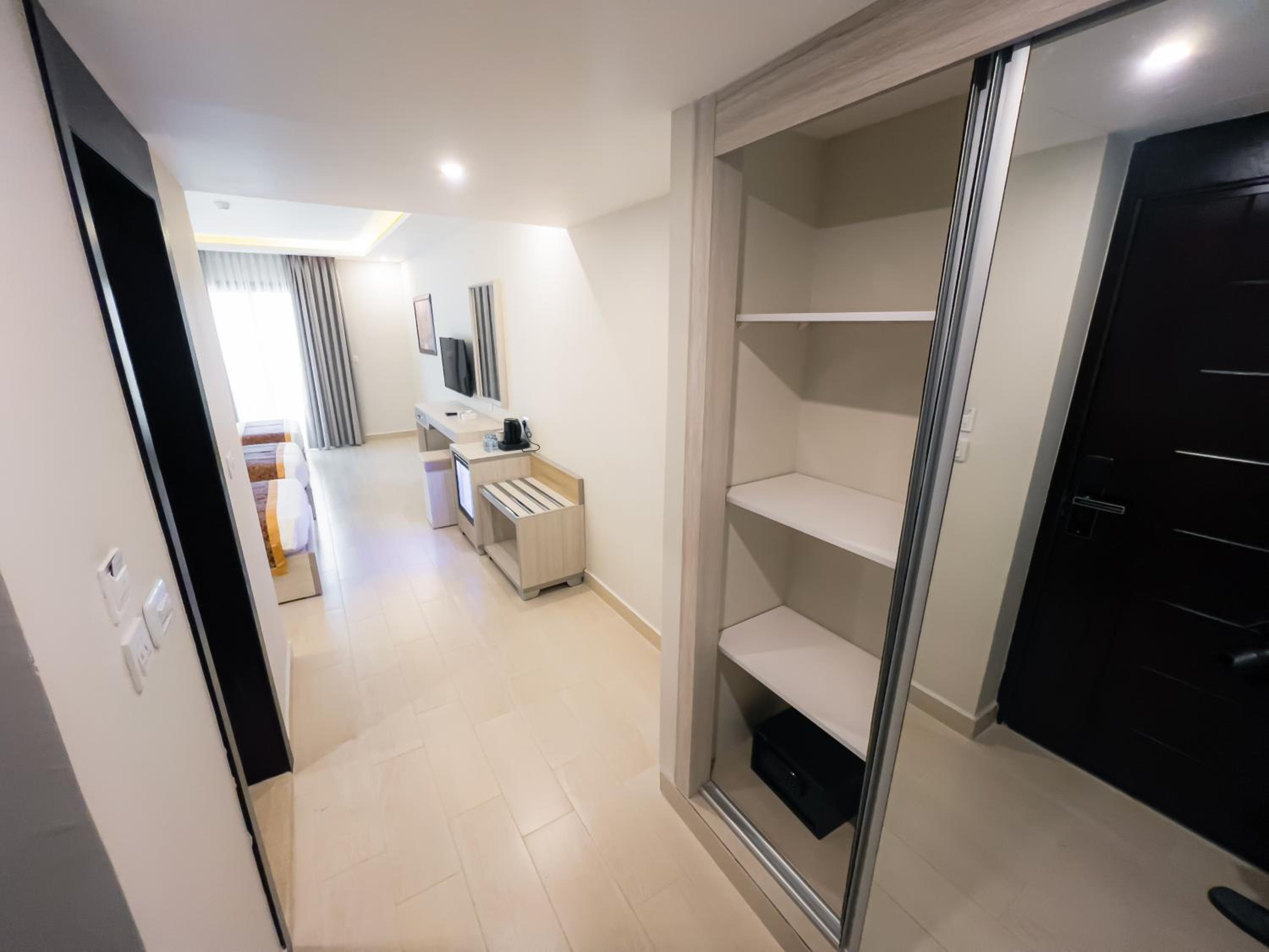 Deluxe Triple Room - Photo 24