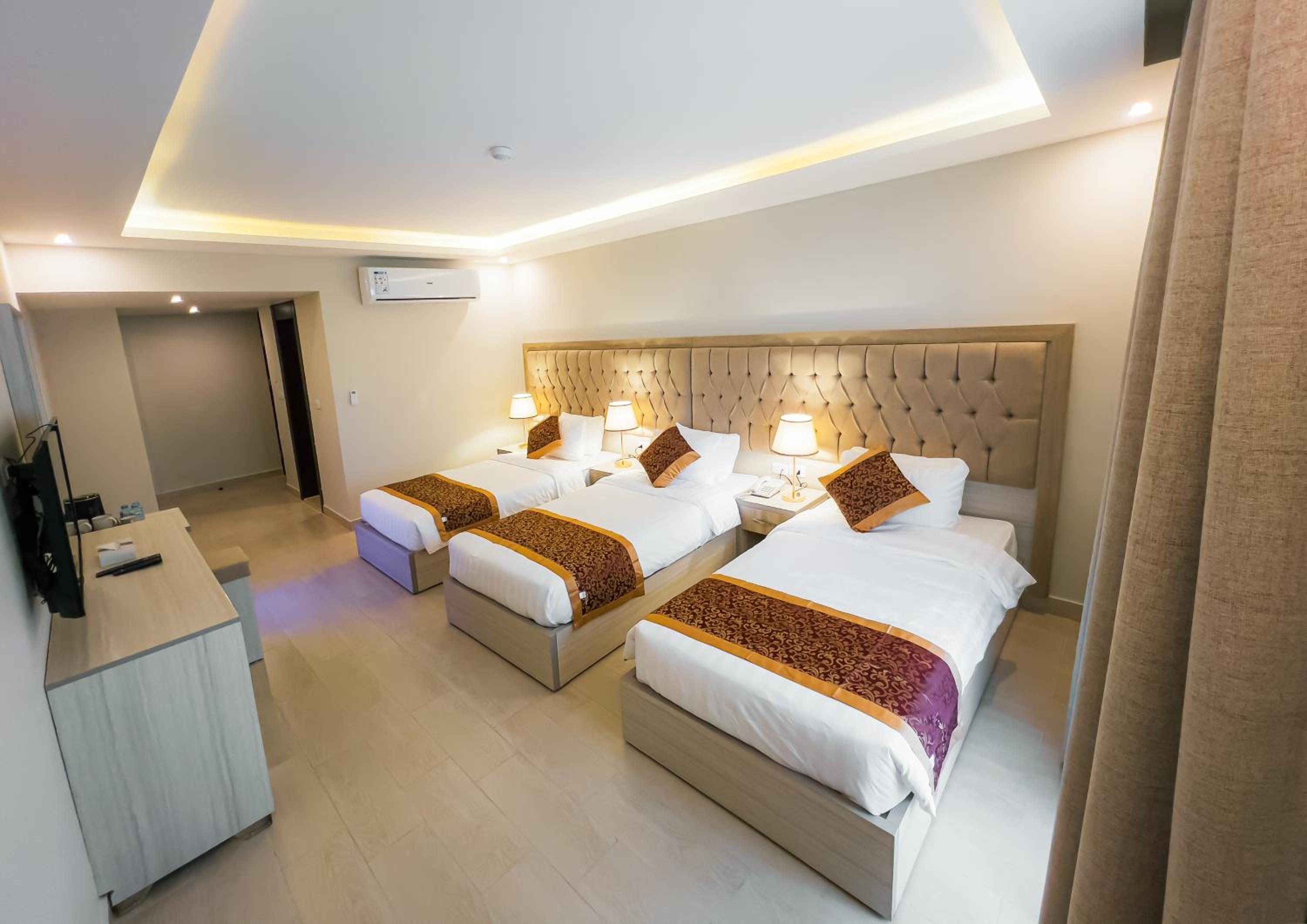 Deluxe Triple Room - Photo 34