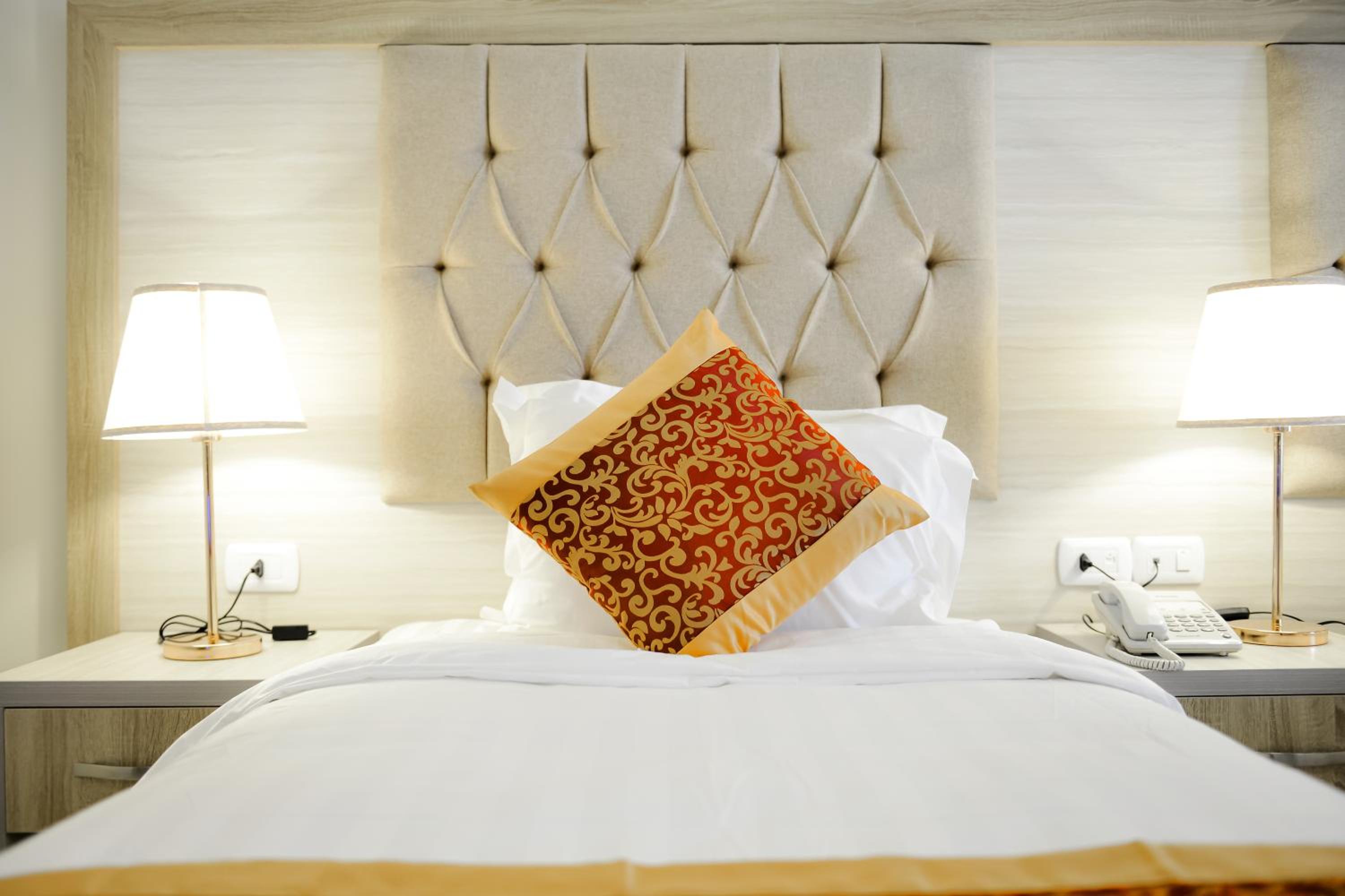 Deluxe Triple Room - Photo 12