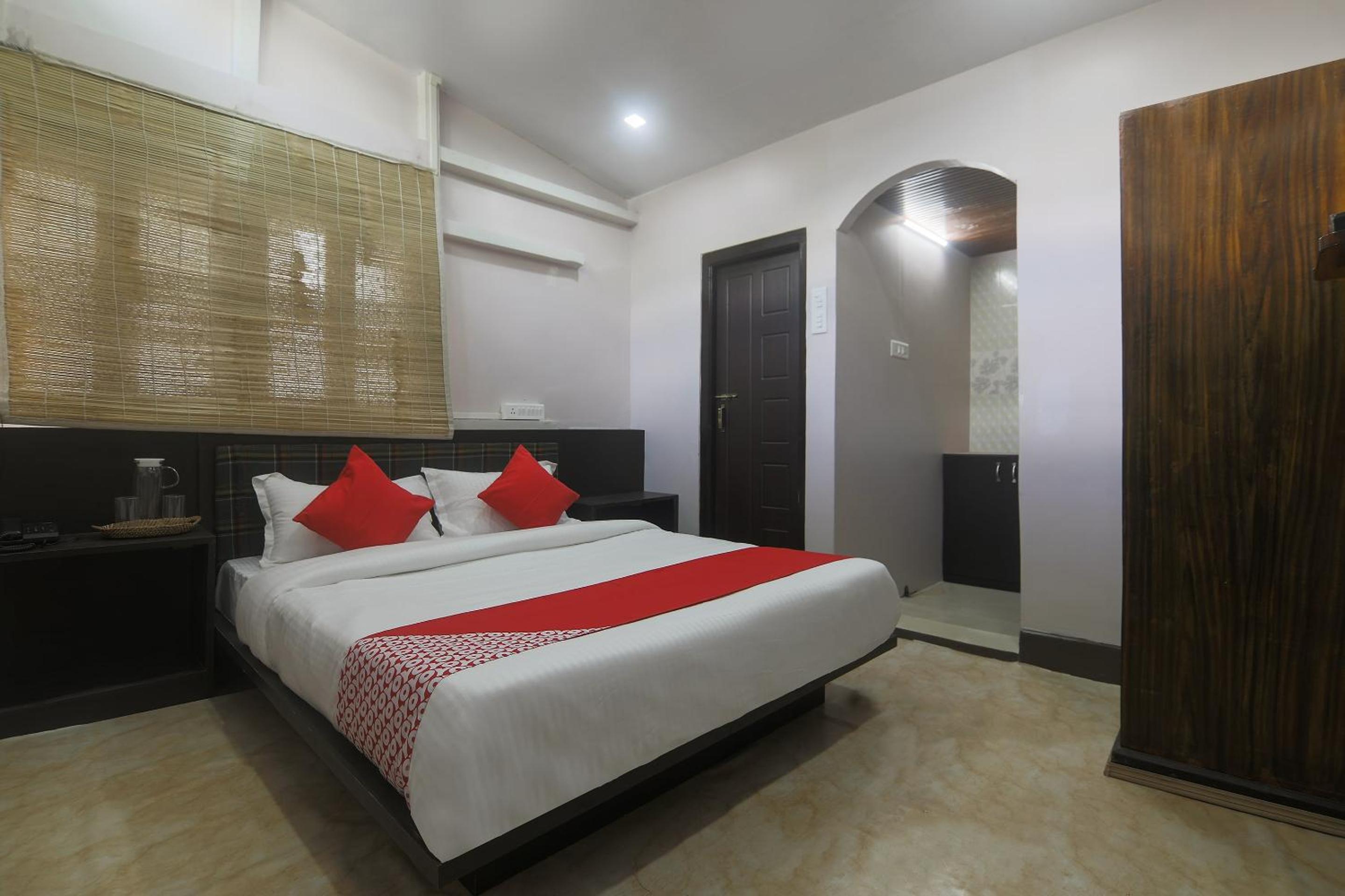 Standard Double Room - Photo 19