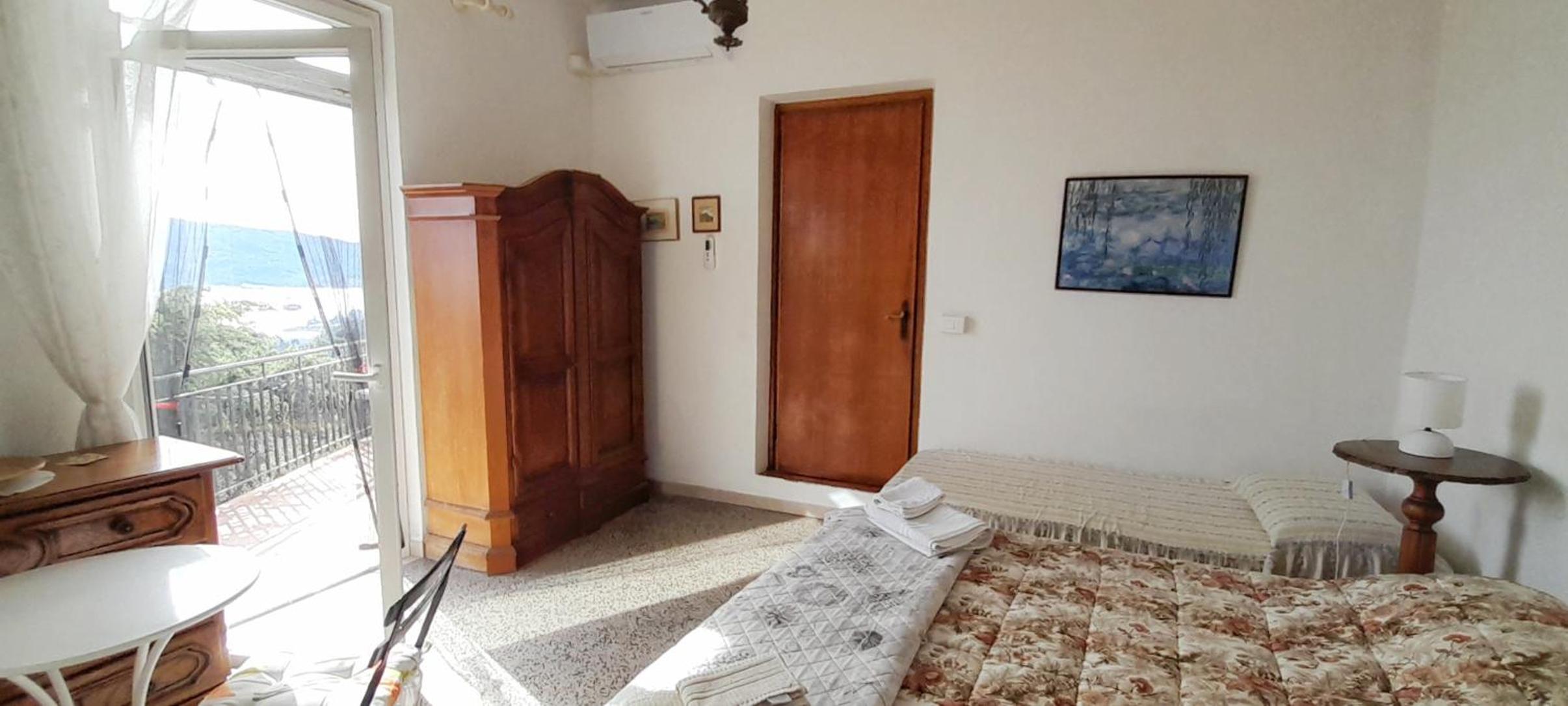 Deluxe Double or Twin Room with Private External Bathroom photo 1