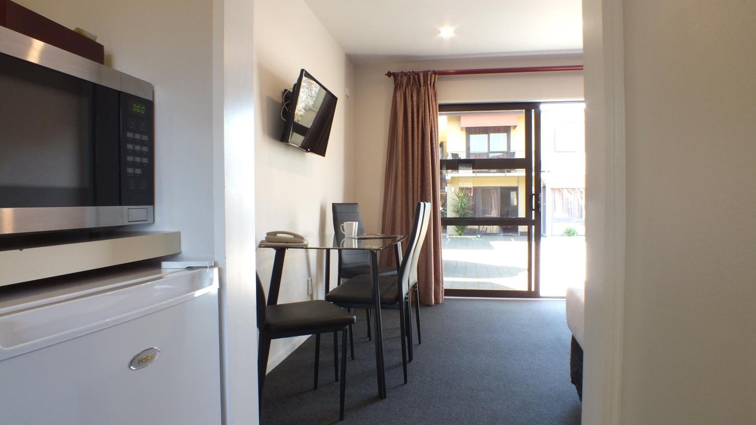 One-Bedroom Family Apartment - Photo 6