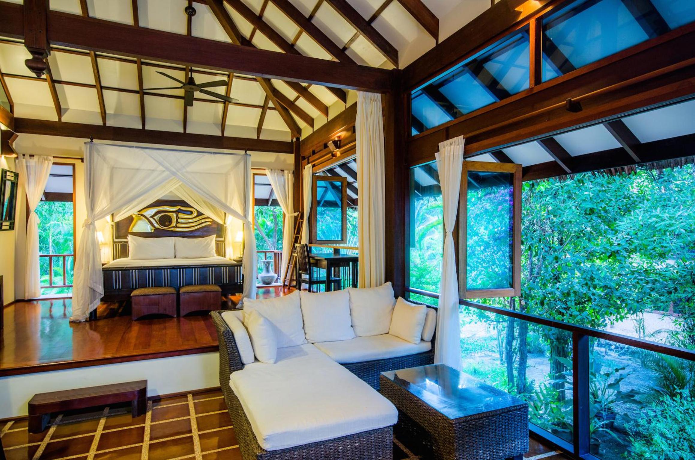 Villa with Garden View