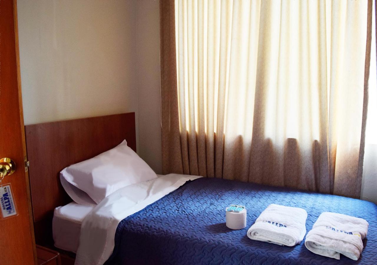 Twin Room with Private Bathroom photo 2