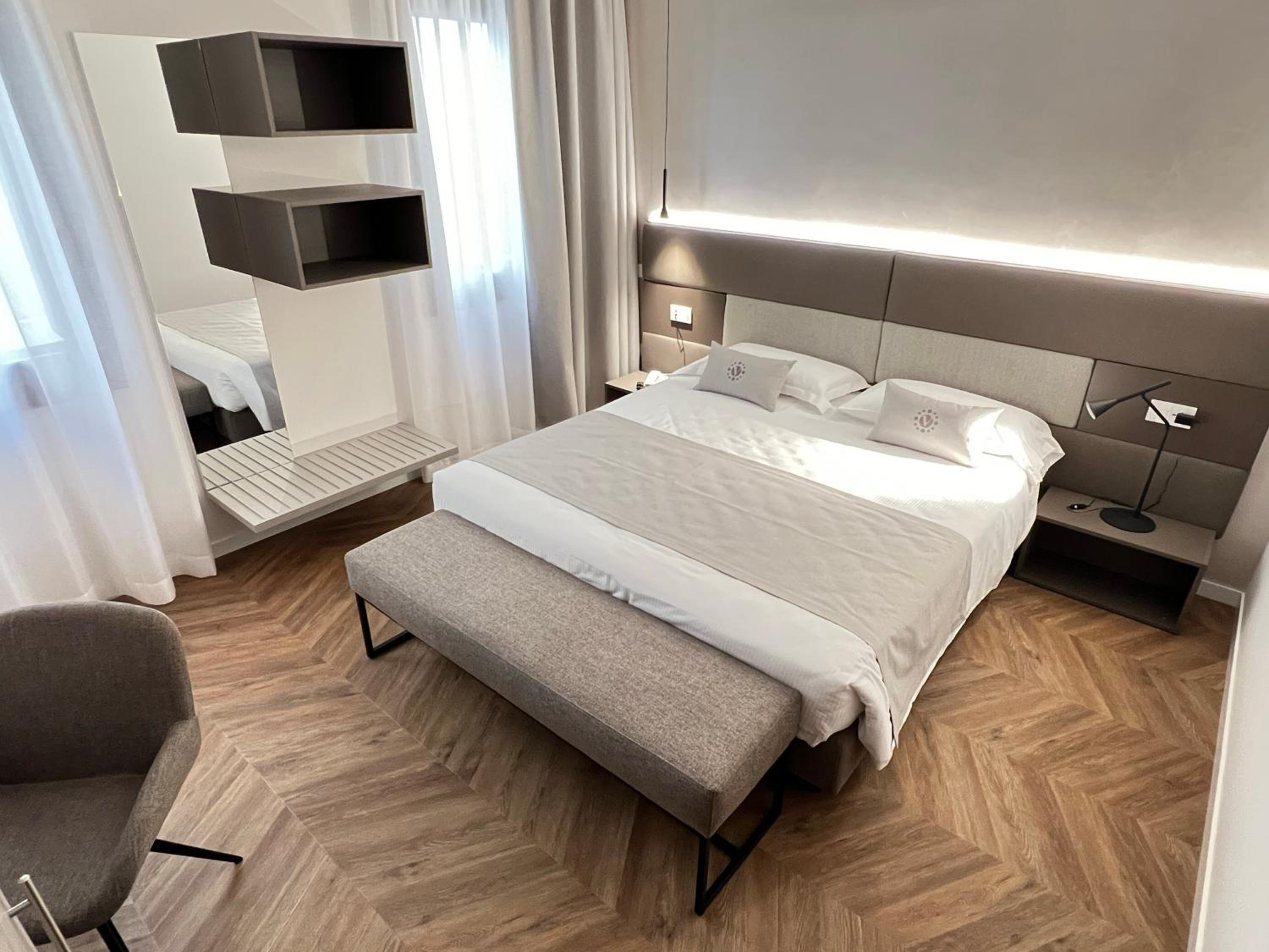 Superior Double or Twin Room - Photo 5