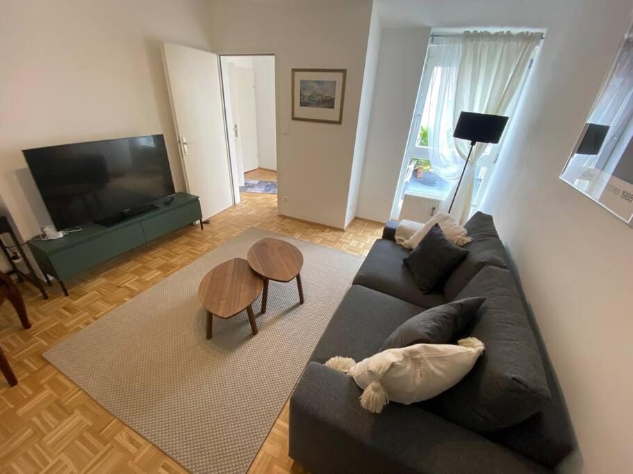 One-Bedroom Apartment photo 3
