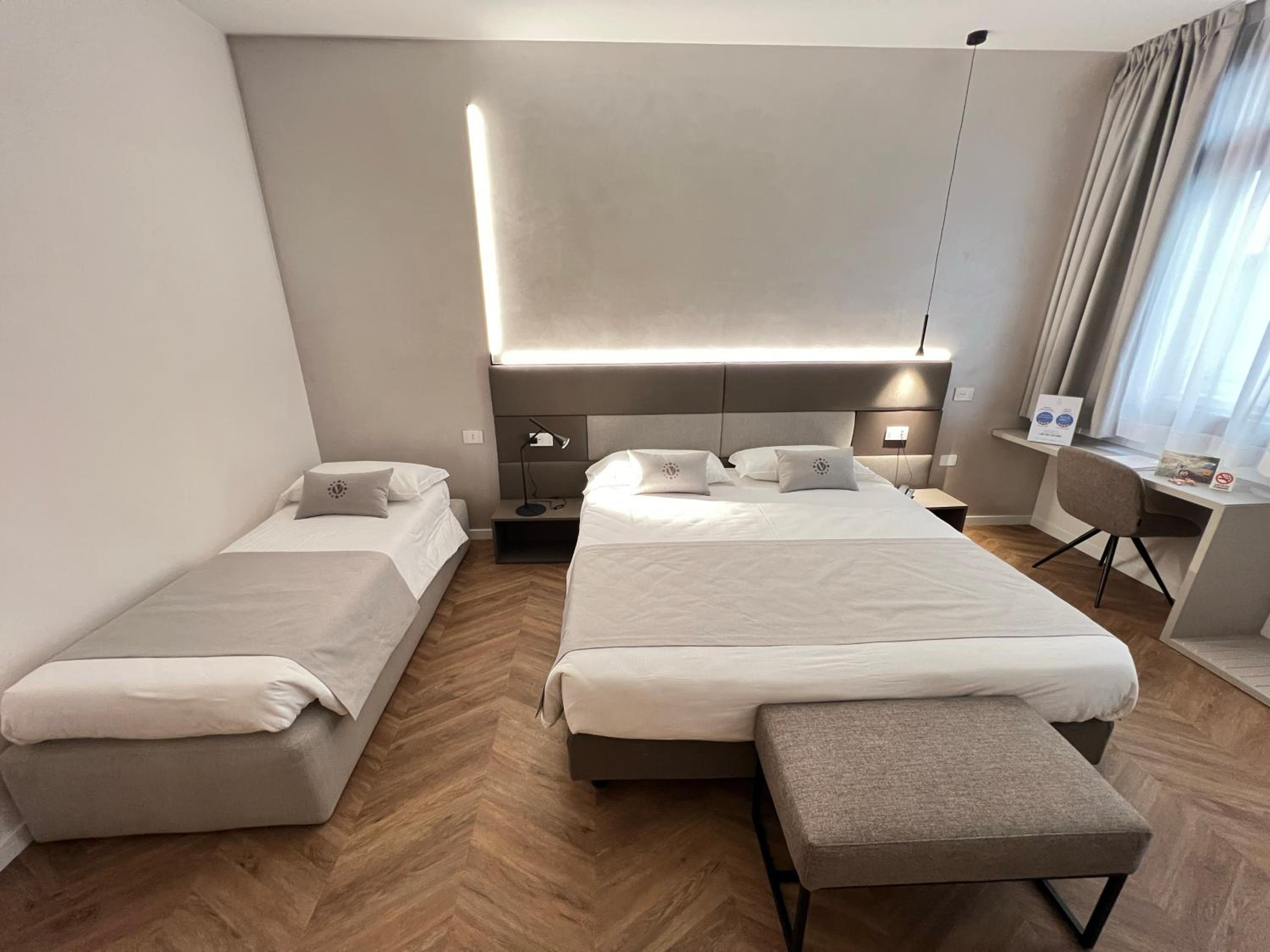 Superior Triple Room - Photo 5