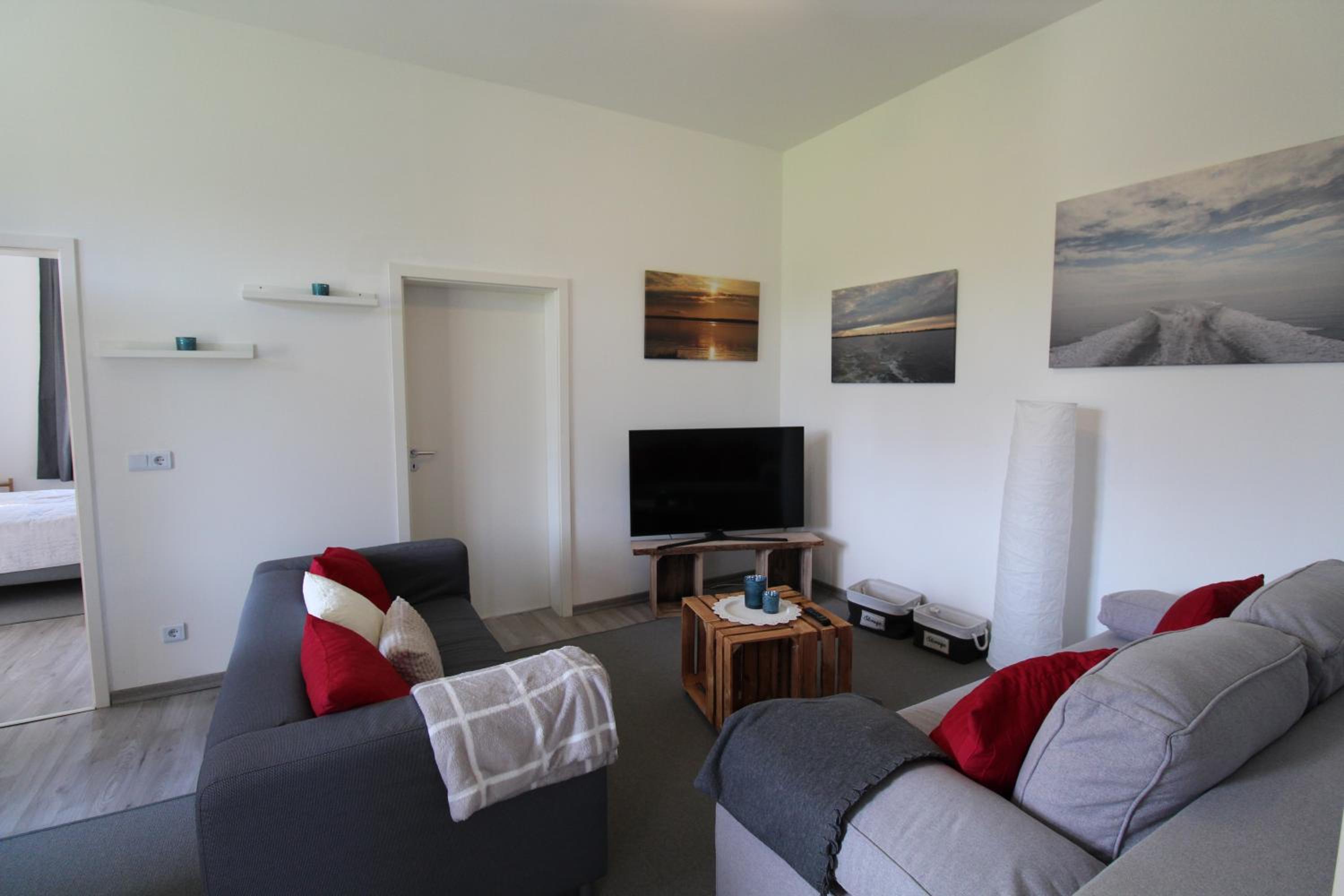 Three-Bedroom Apartment photo 2