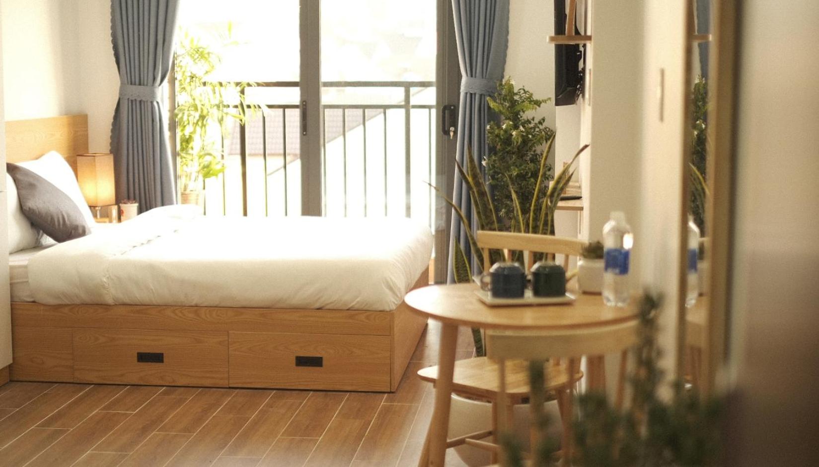 Studio with Balcony photo 1
