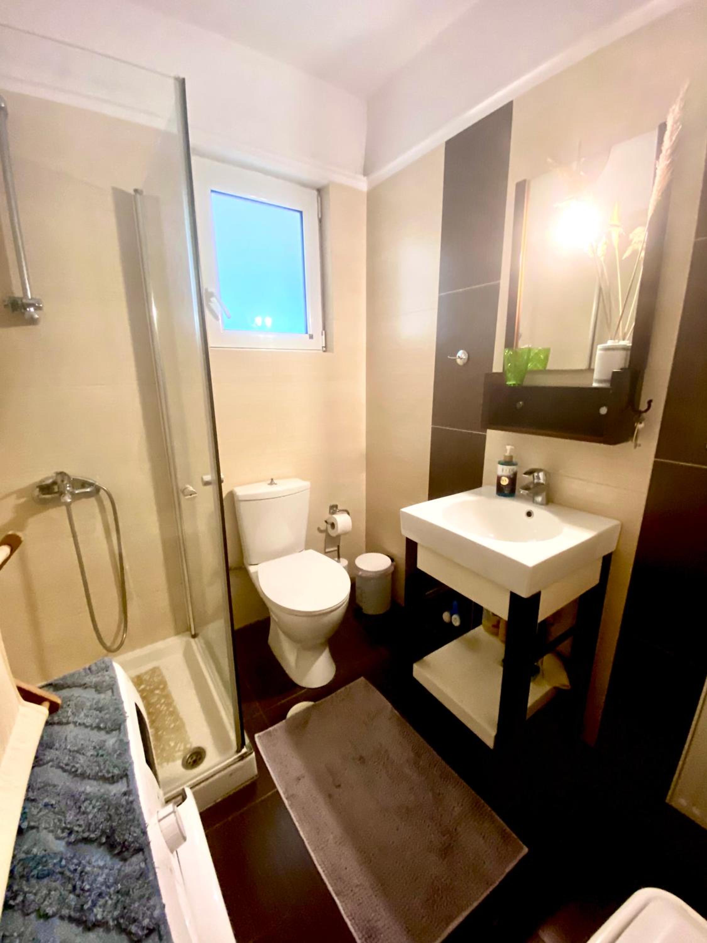 One-Bedroom Apartment - Photo 52