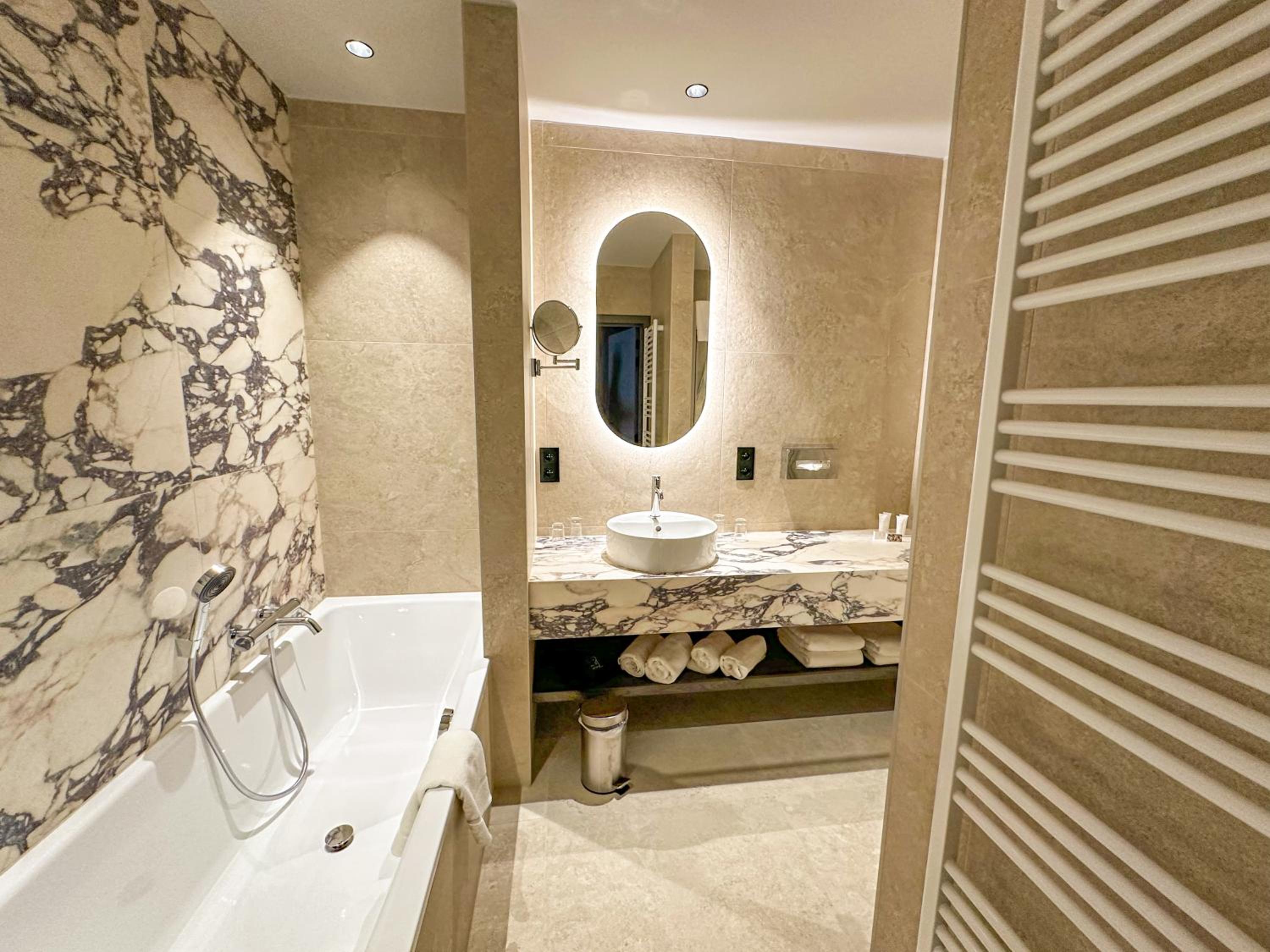 Family Room with Partial Sea View  photo 2