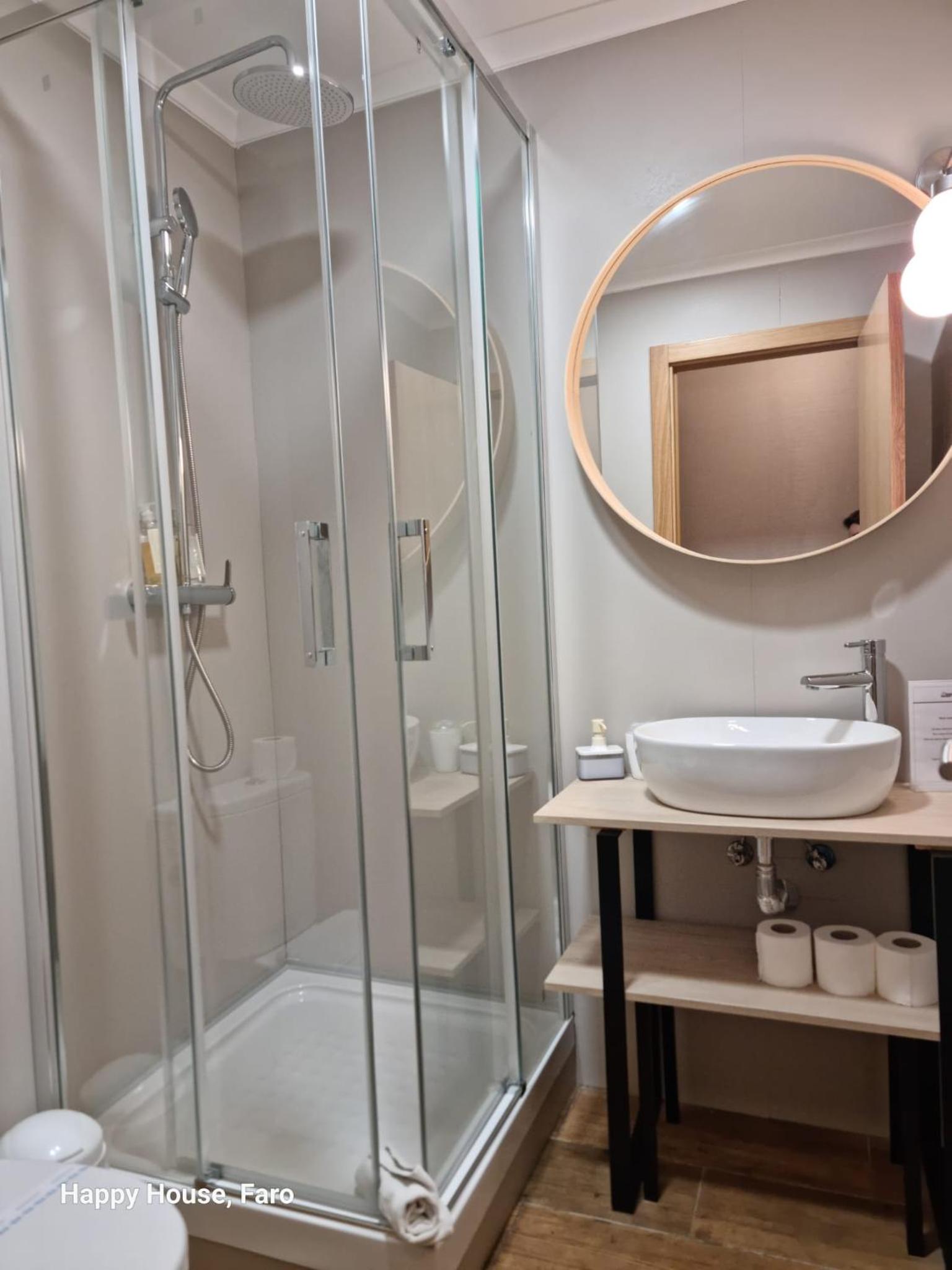 Standard Double Room - Photo 4
