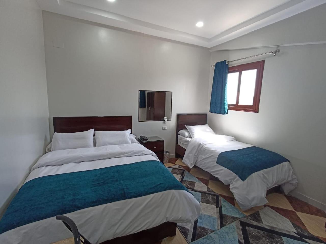 Large Double Room - Photo 6