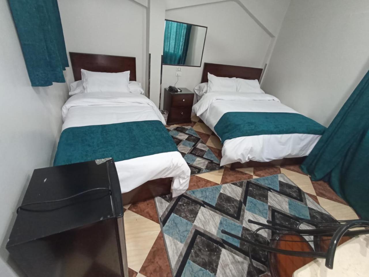 Large Double Room - Photo 7