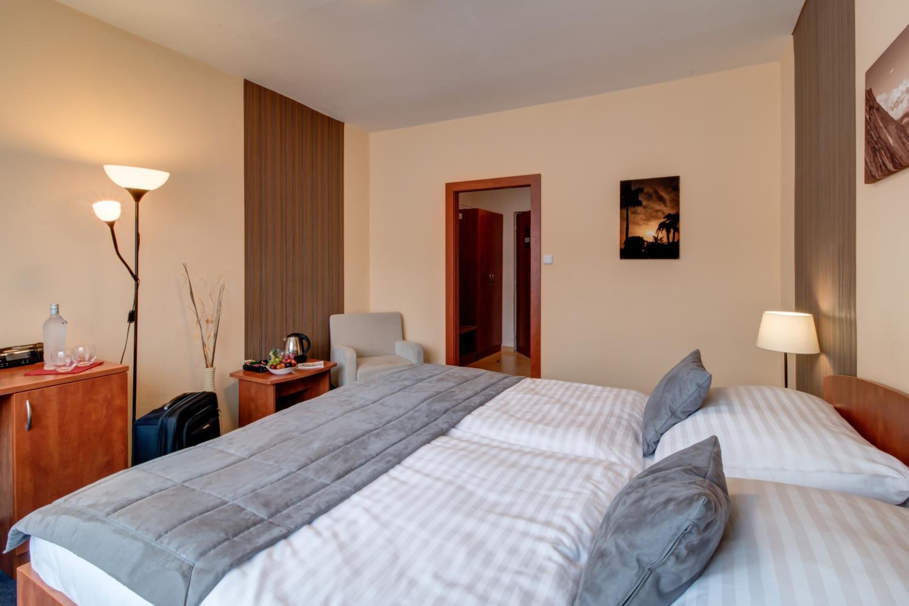 Double Room - Photo 3