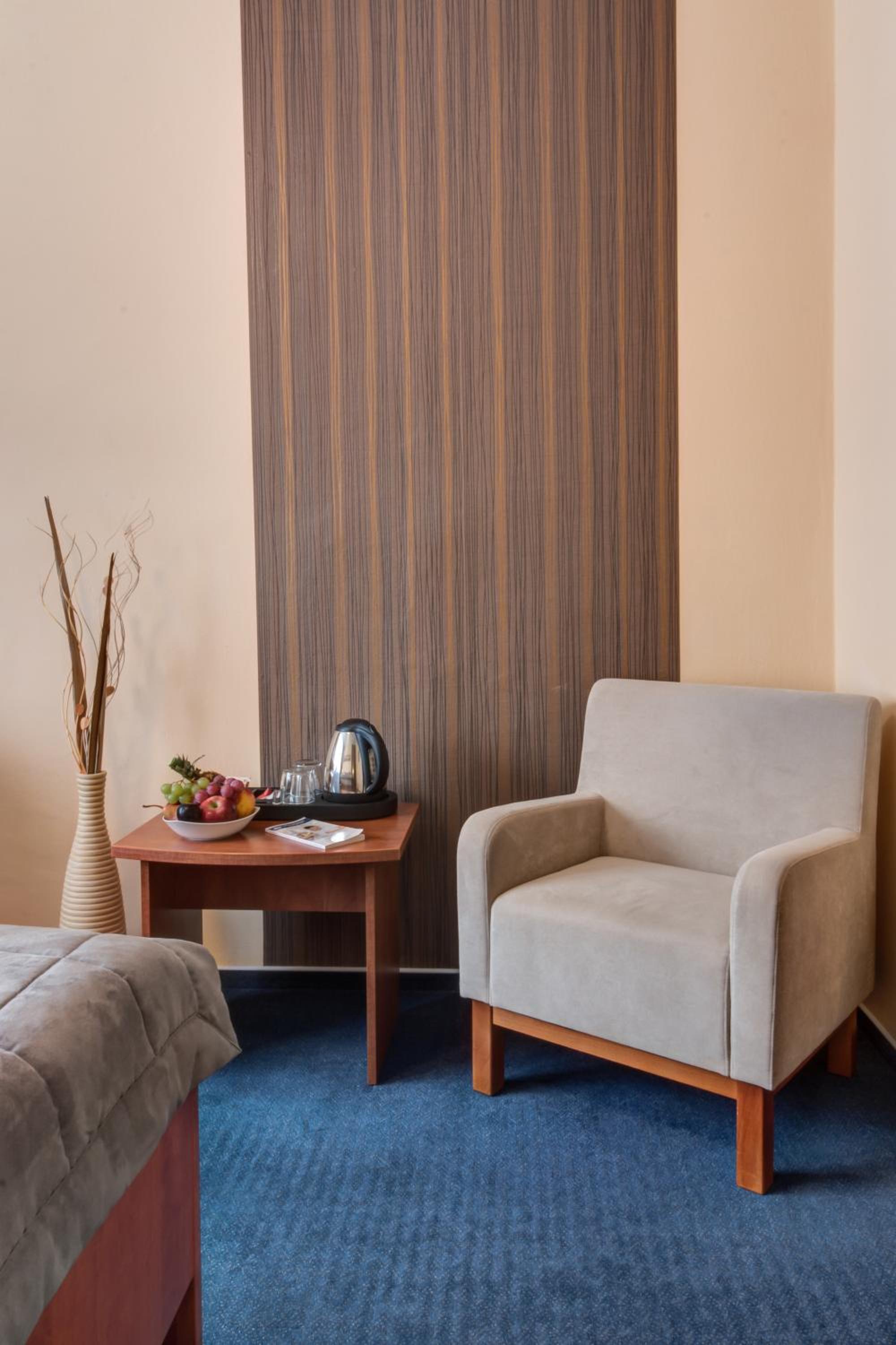 Twin Room - Photo 1