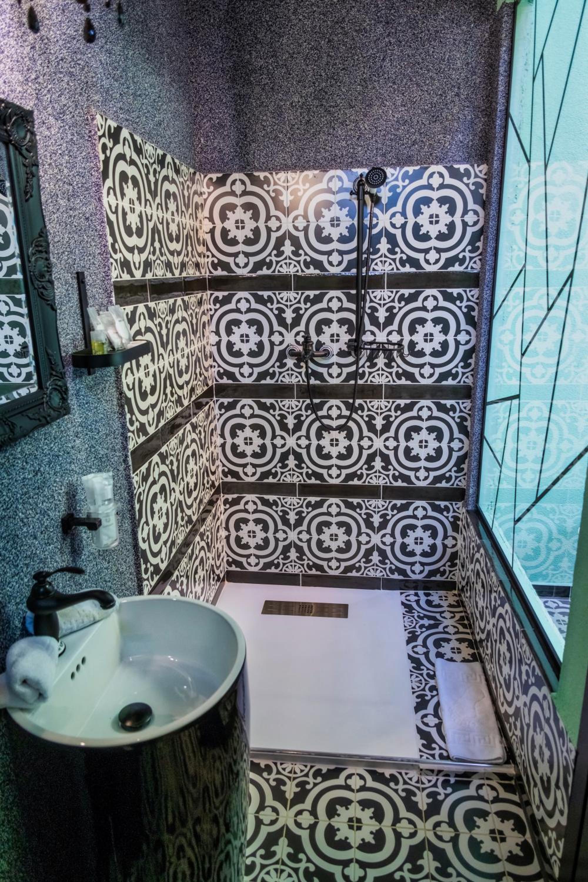 Queen Room with Spa Bath photo 3