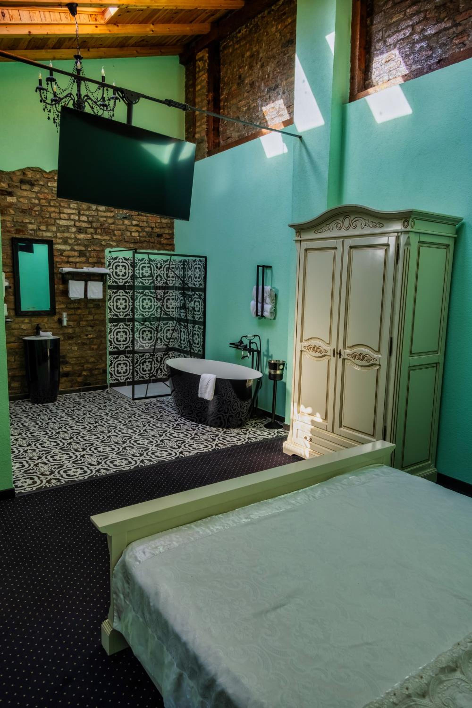 Deluxe Double Room with Bath