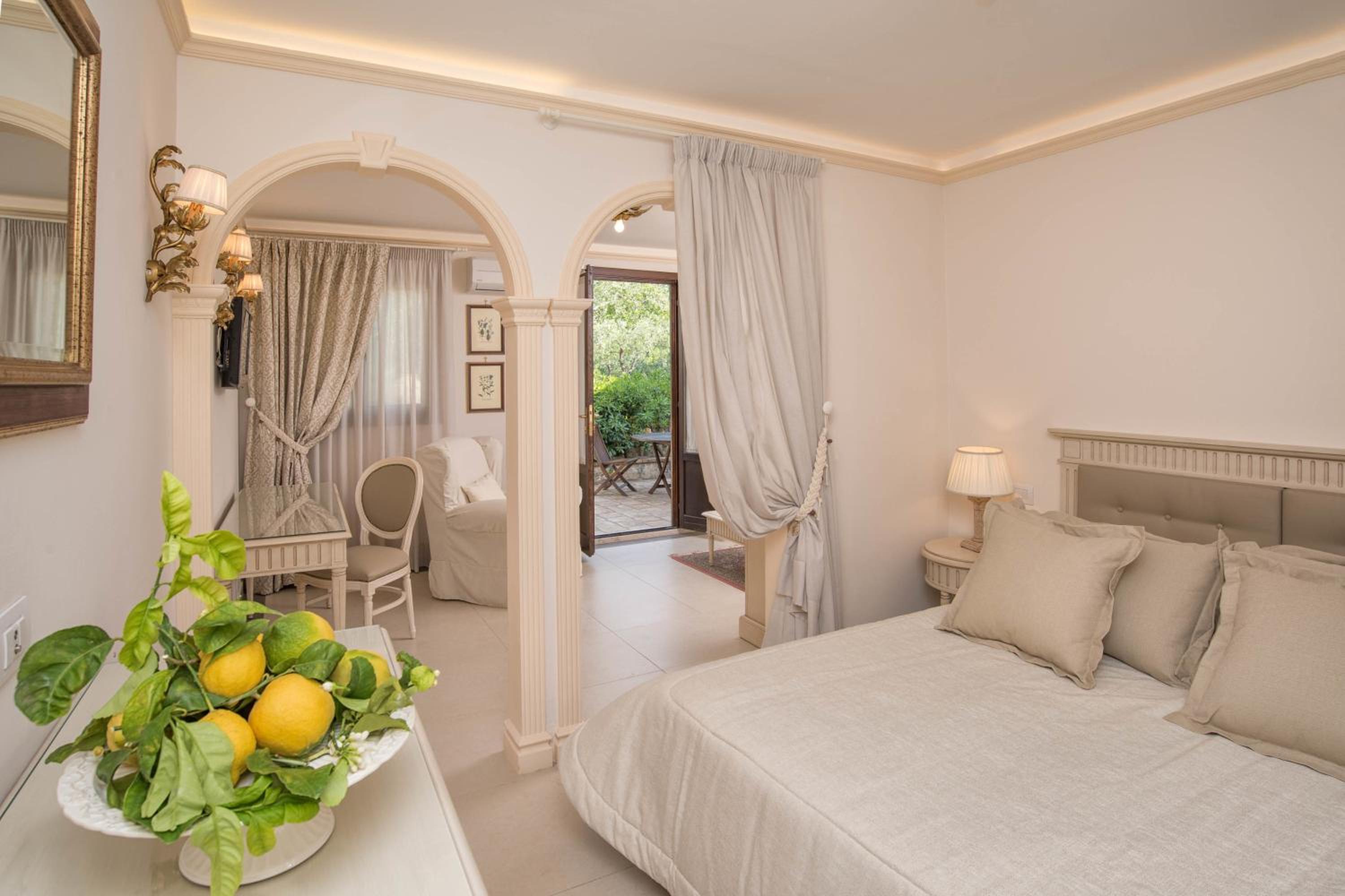 Junior Suite with Garden View - Photo 3