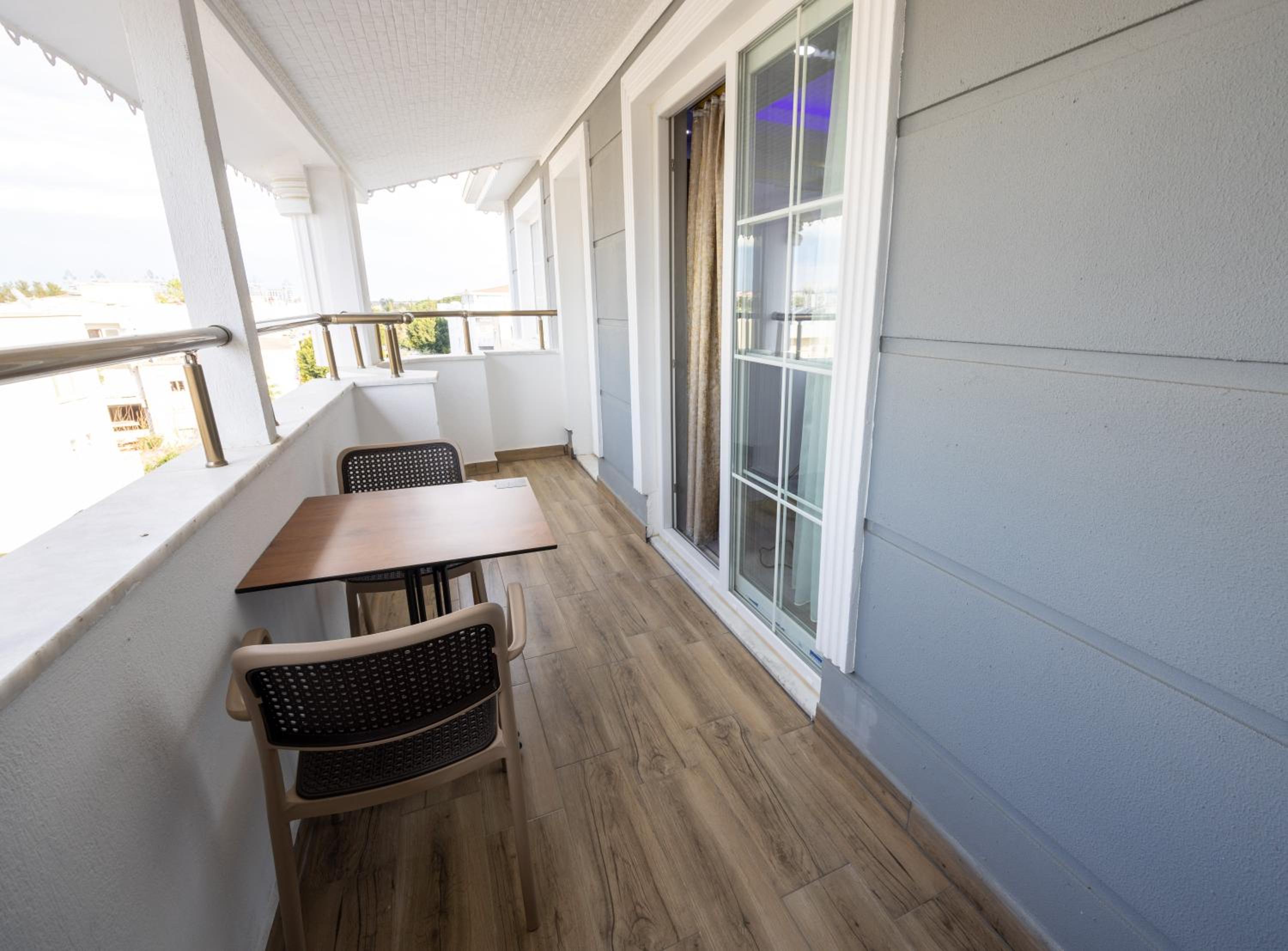 Family Room with Balcony photo 2