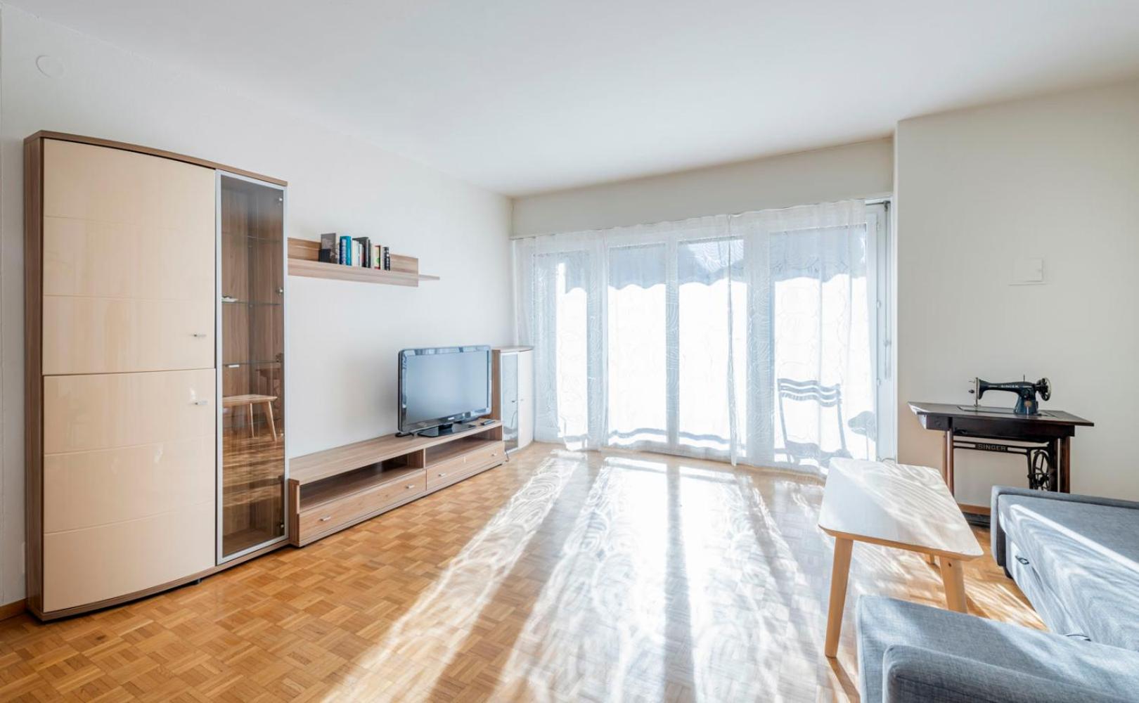 Two-Bedroom Deluxe Apartment with Balcony