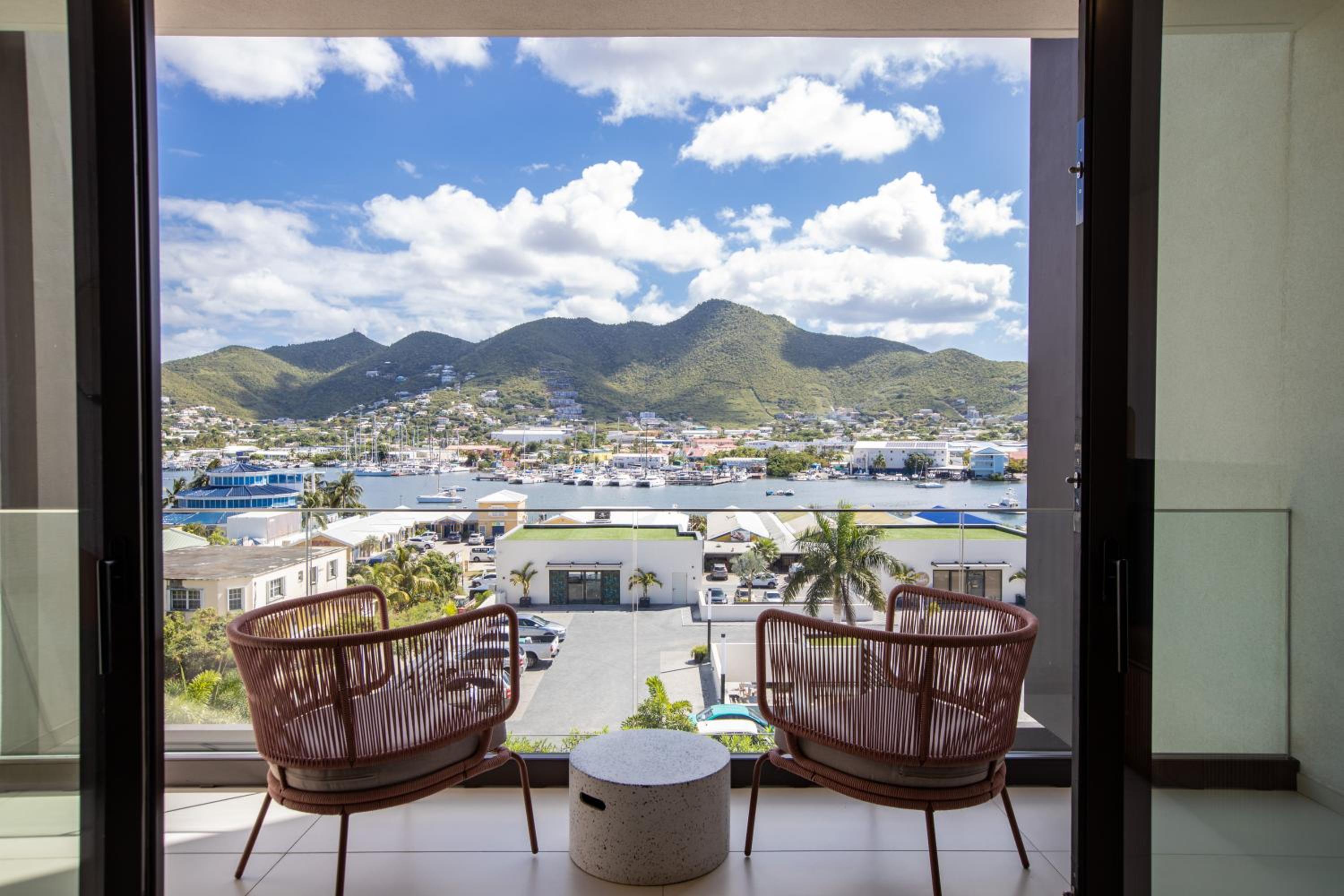 One-Bedroom Apartment with Balcony