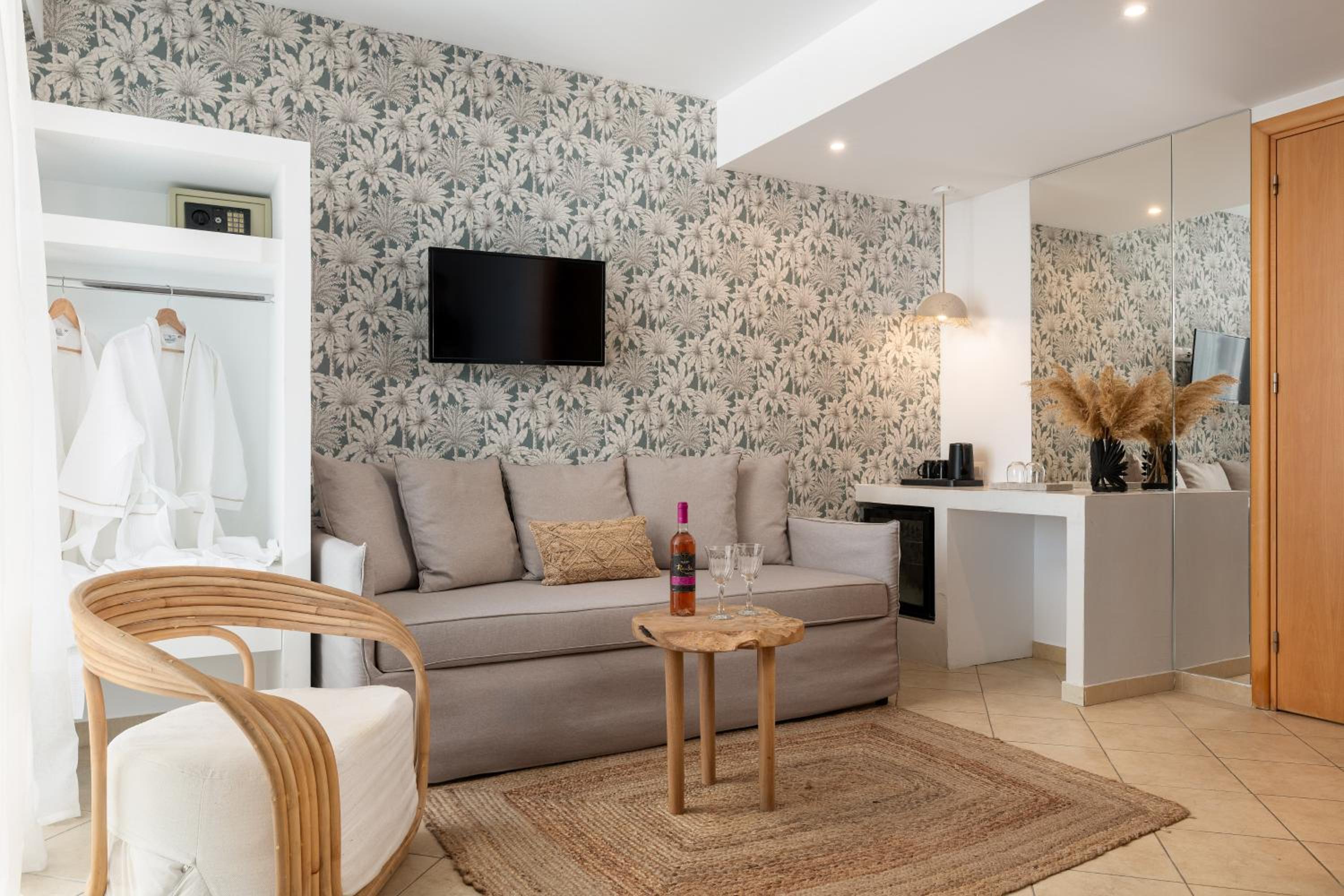 Luxury Quadruple Room photo 2