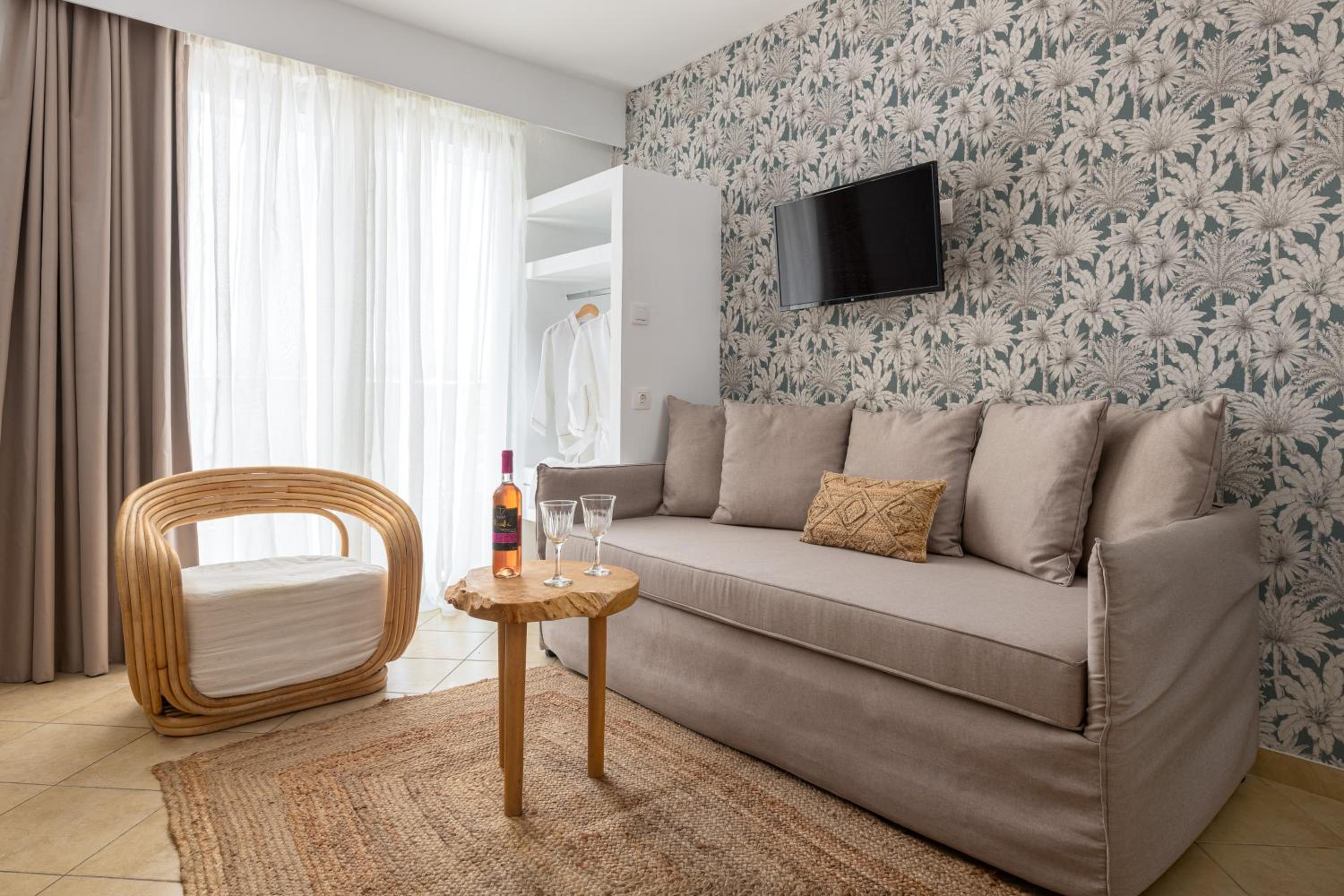 Luxury Quadruple Room photo 1