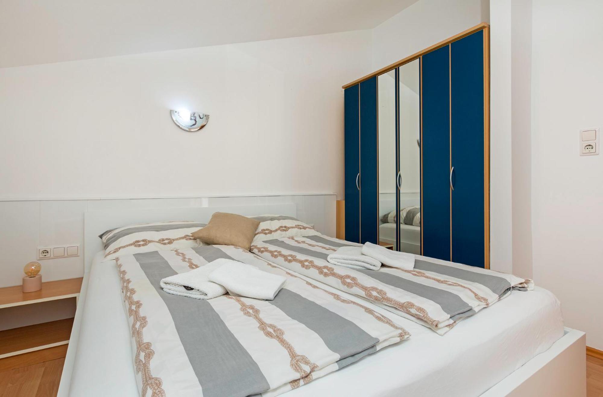 One-Bedroom Apartment with Balcony