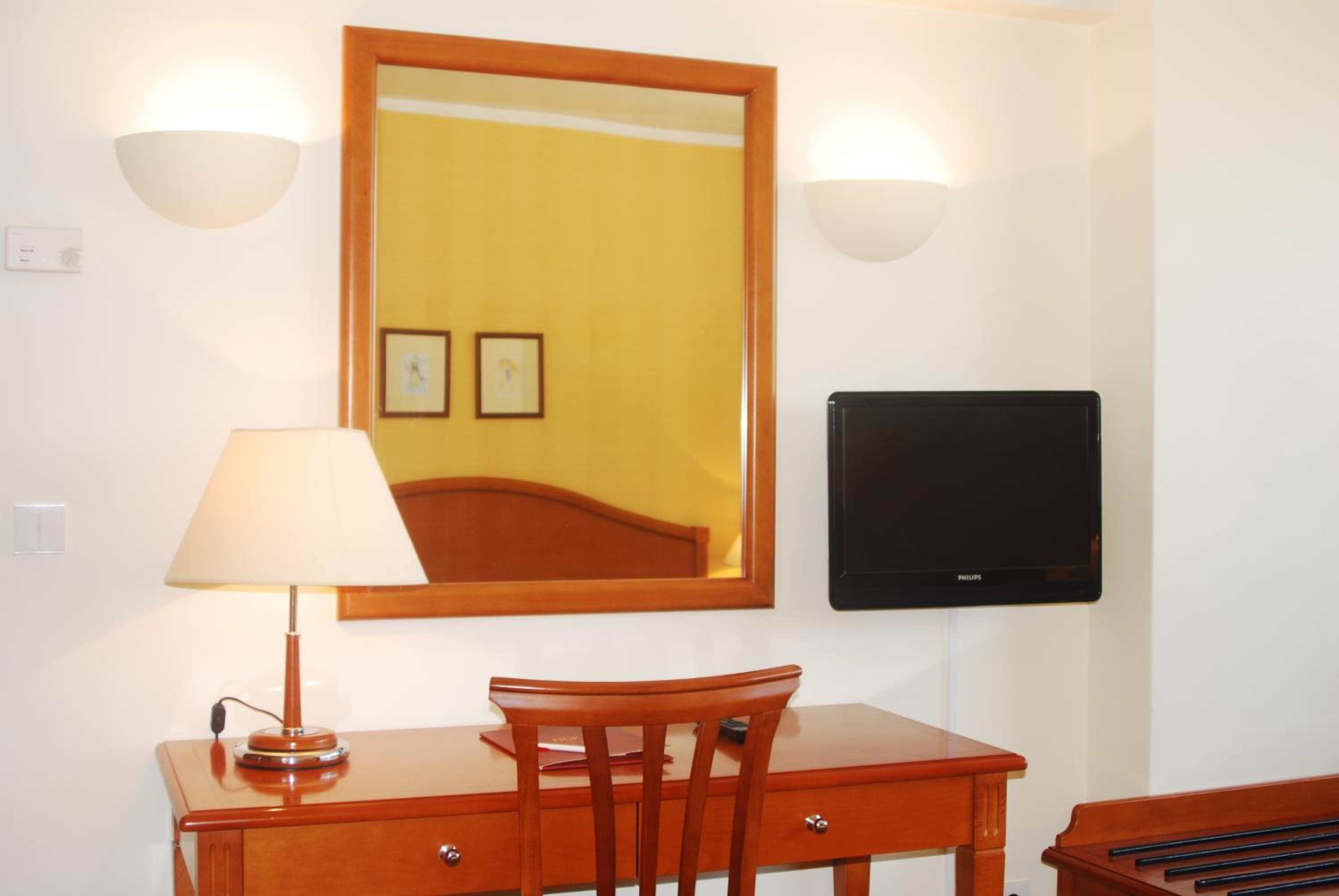 Twin Room - Photo 7