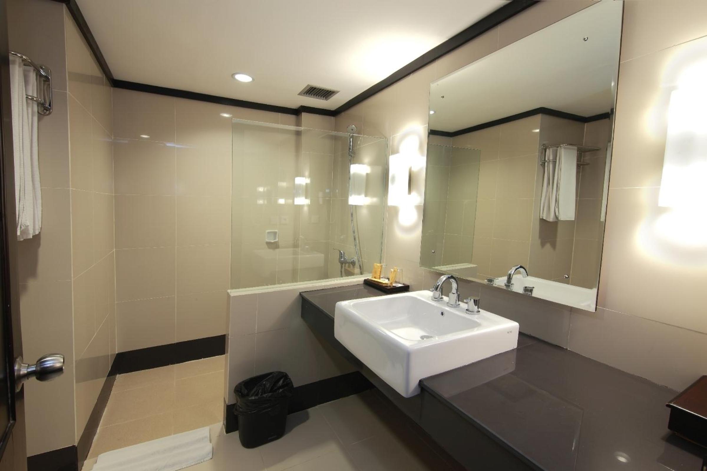 Standard King Room