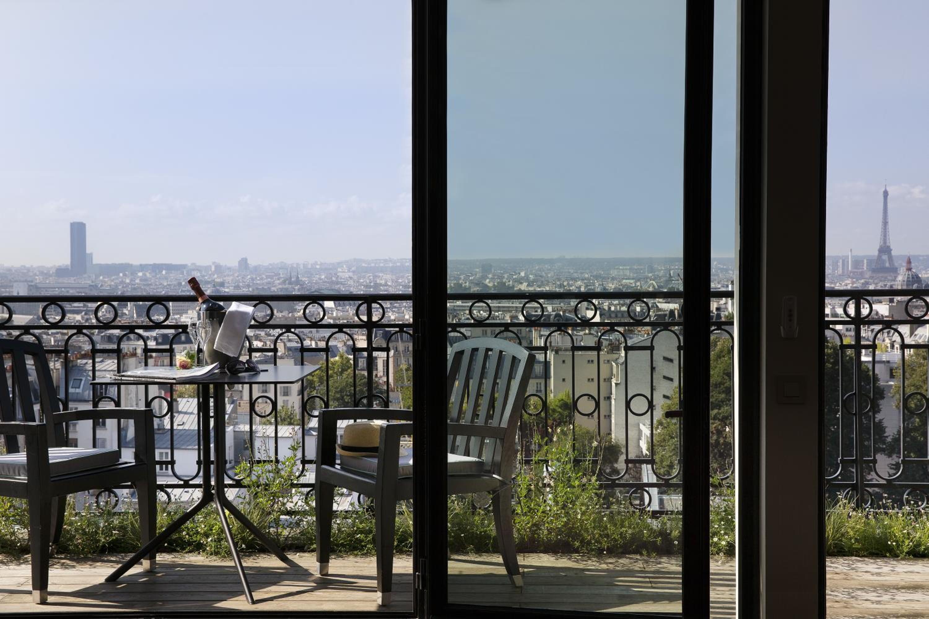 Penthouse – Panoramic View of the Eiffel Tower thumbnail 6