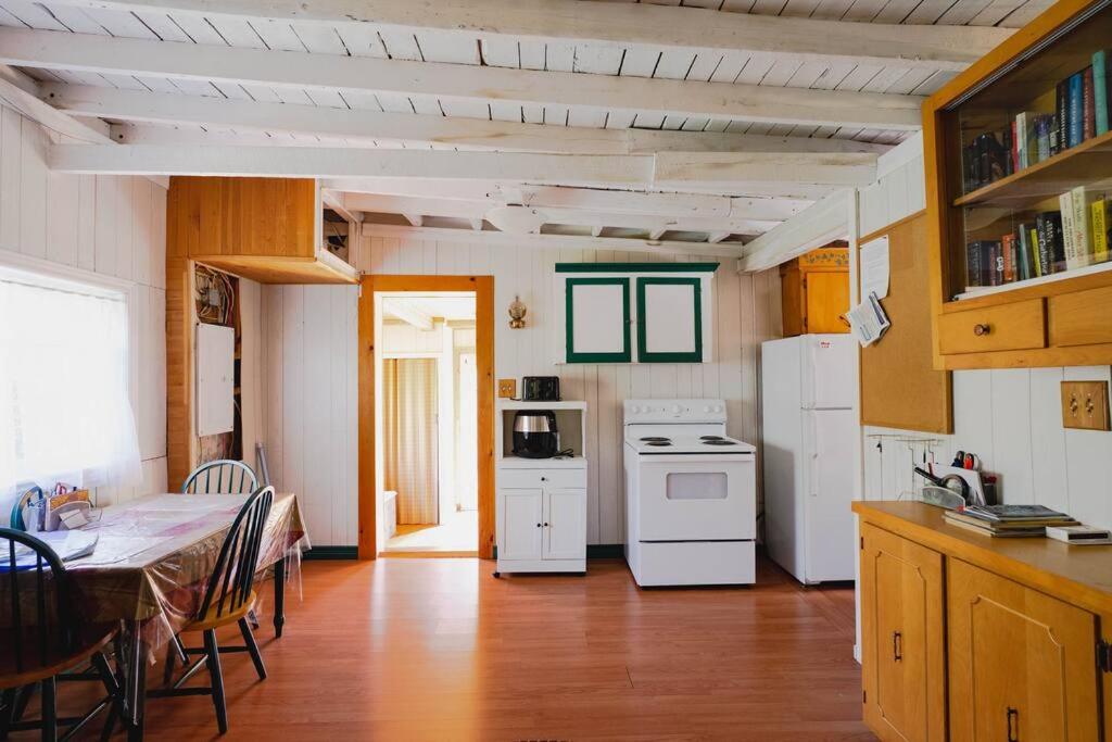 One-Bedroom House photo 2