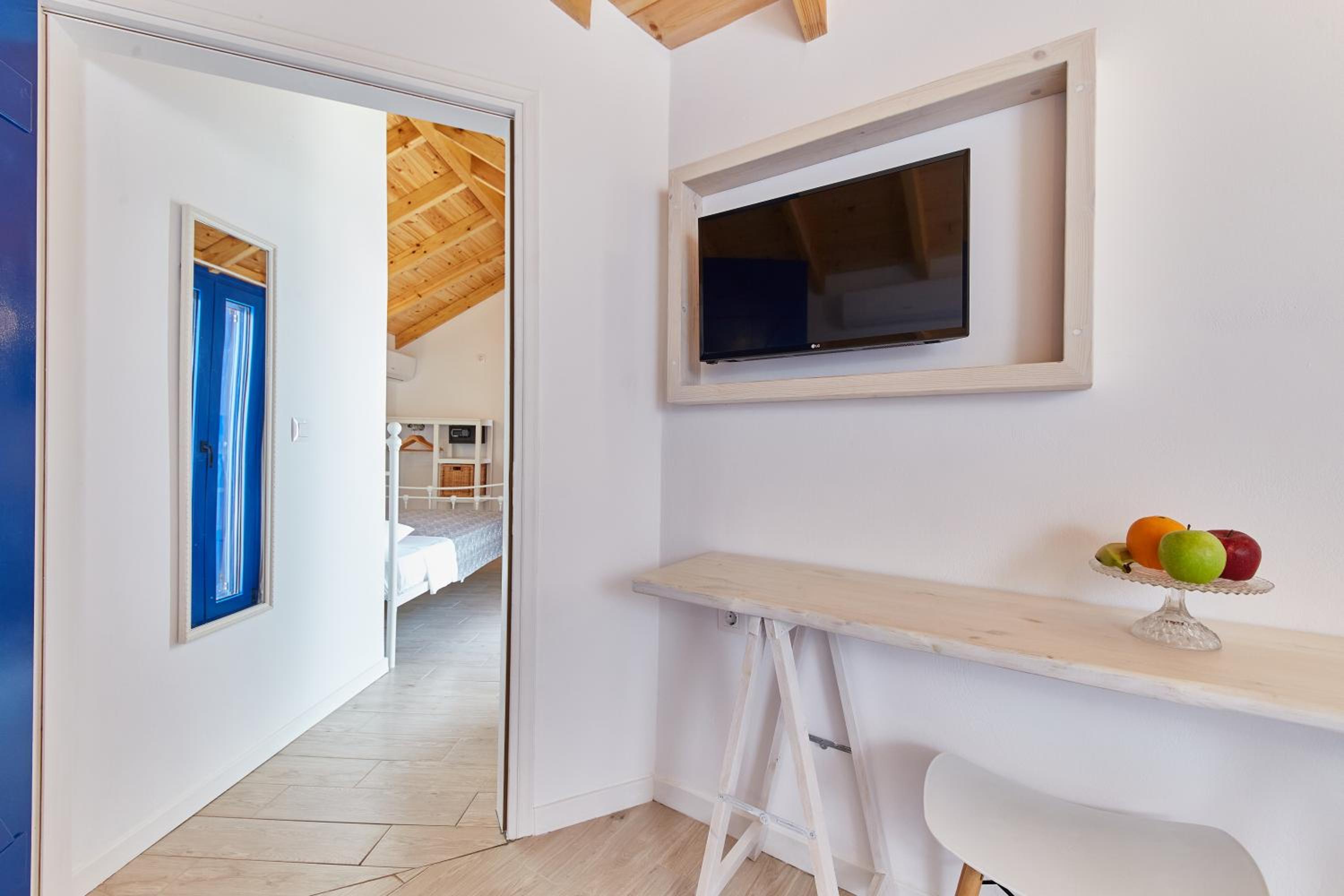 Family Studio - Photo 6