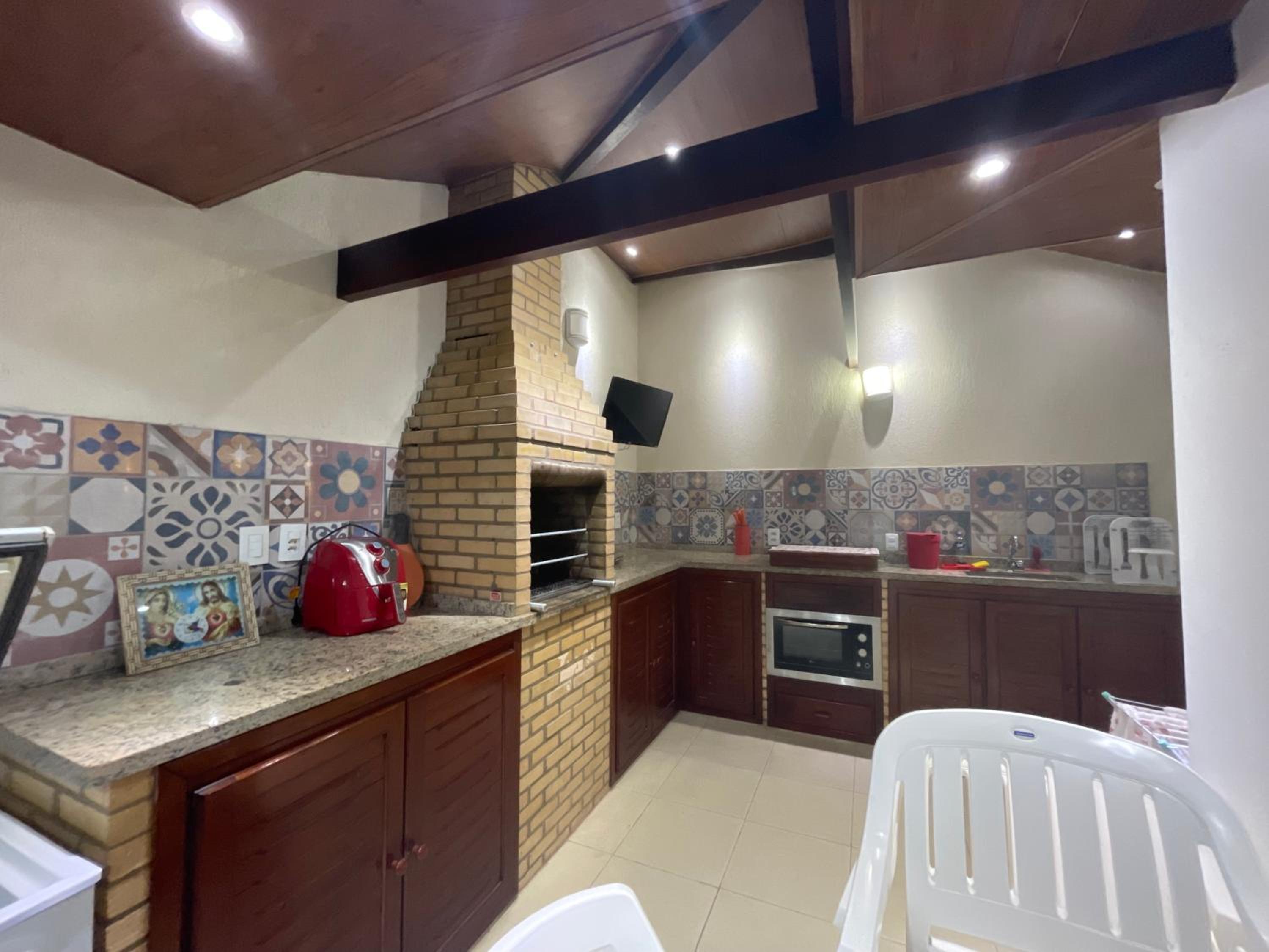 Three-Bedroom House photo 3