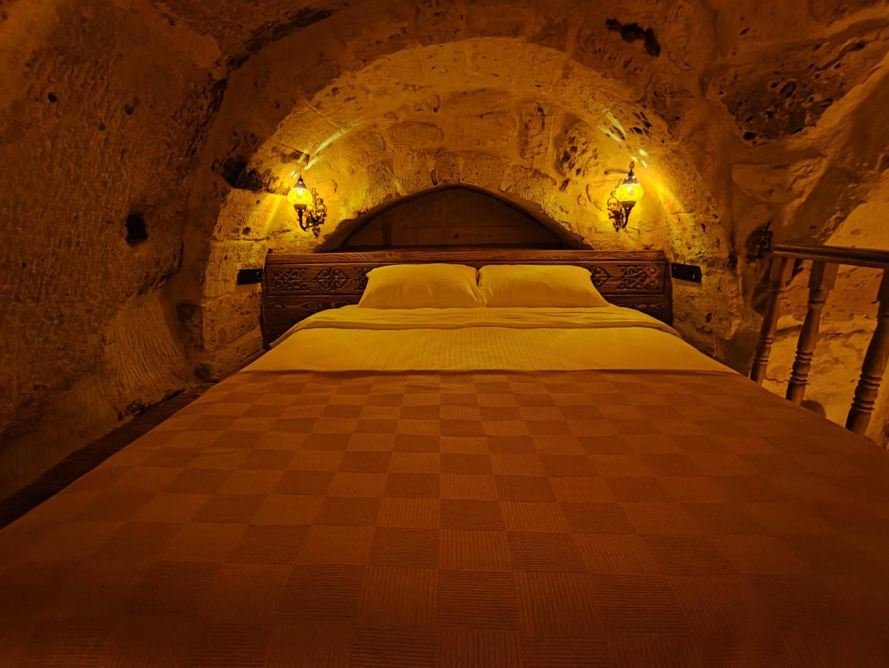 Queen Room with Spa Bath - Photo 15