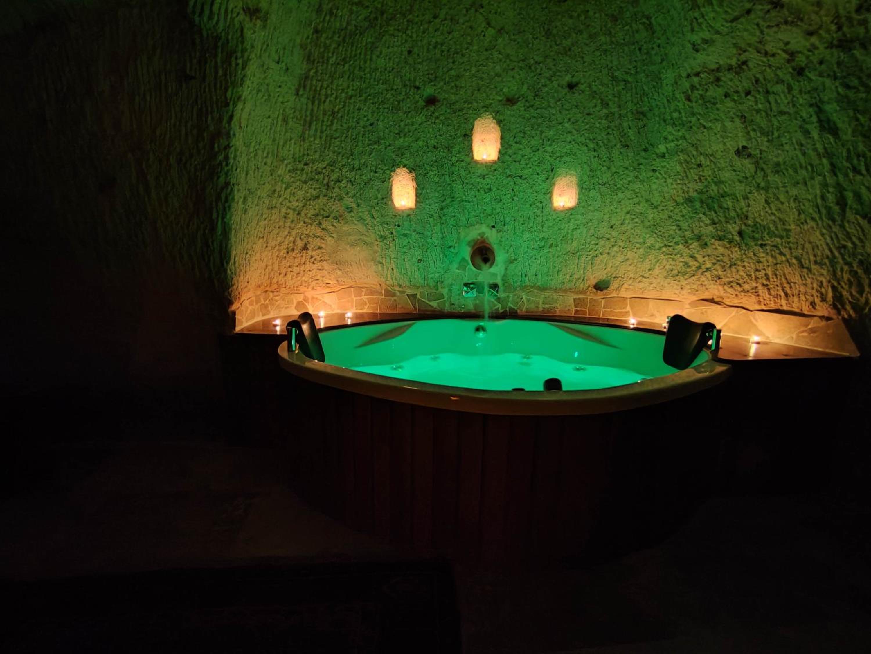 Queen Room with Spa Bath - Photo 10