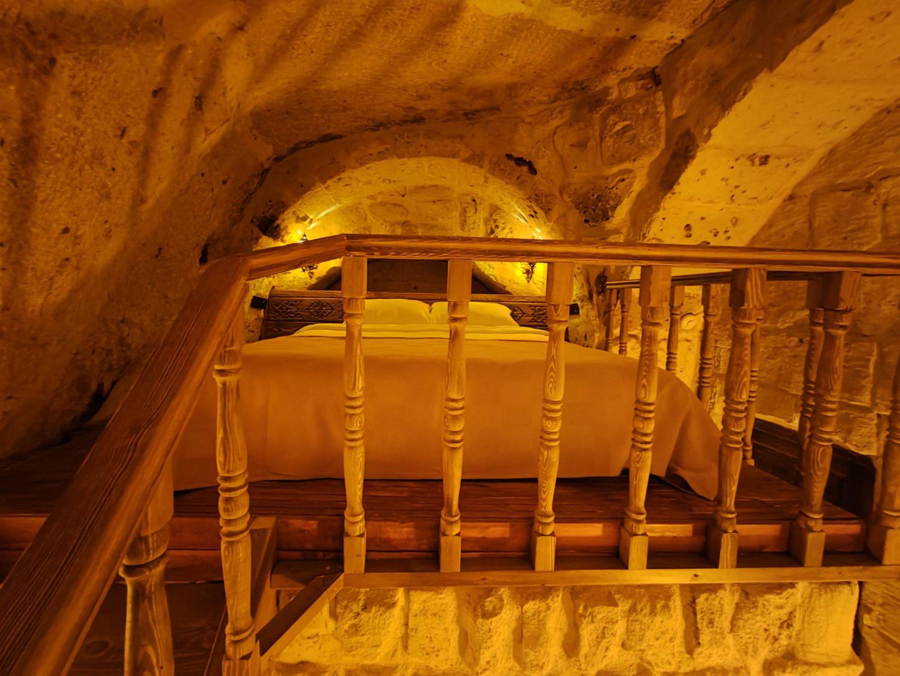 Queen Room with Spa Bath - Photo 9