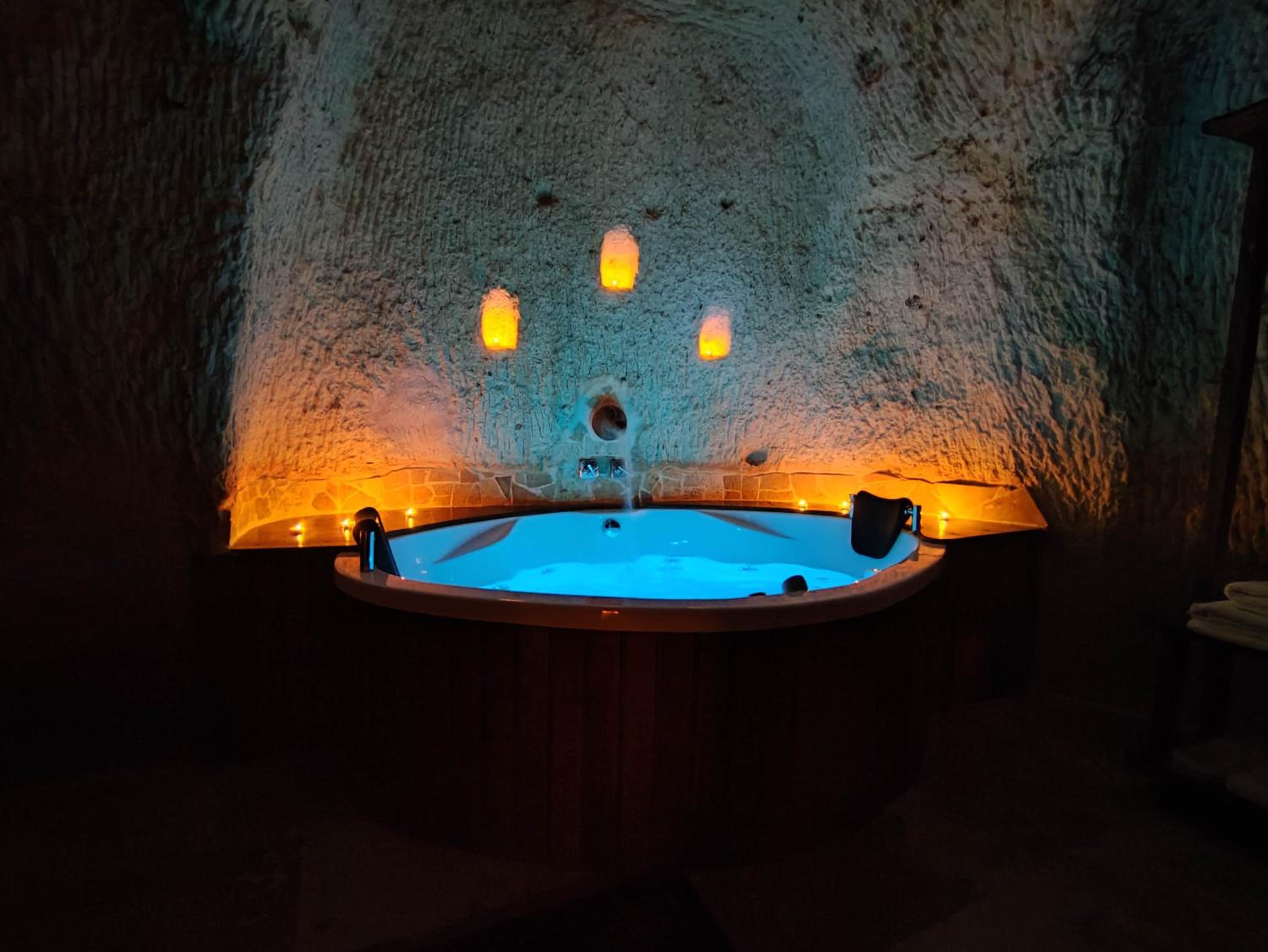 Queen Room with Spa Bath - Photo 17