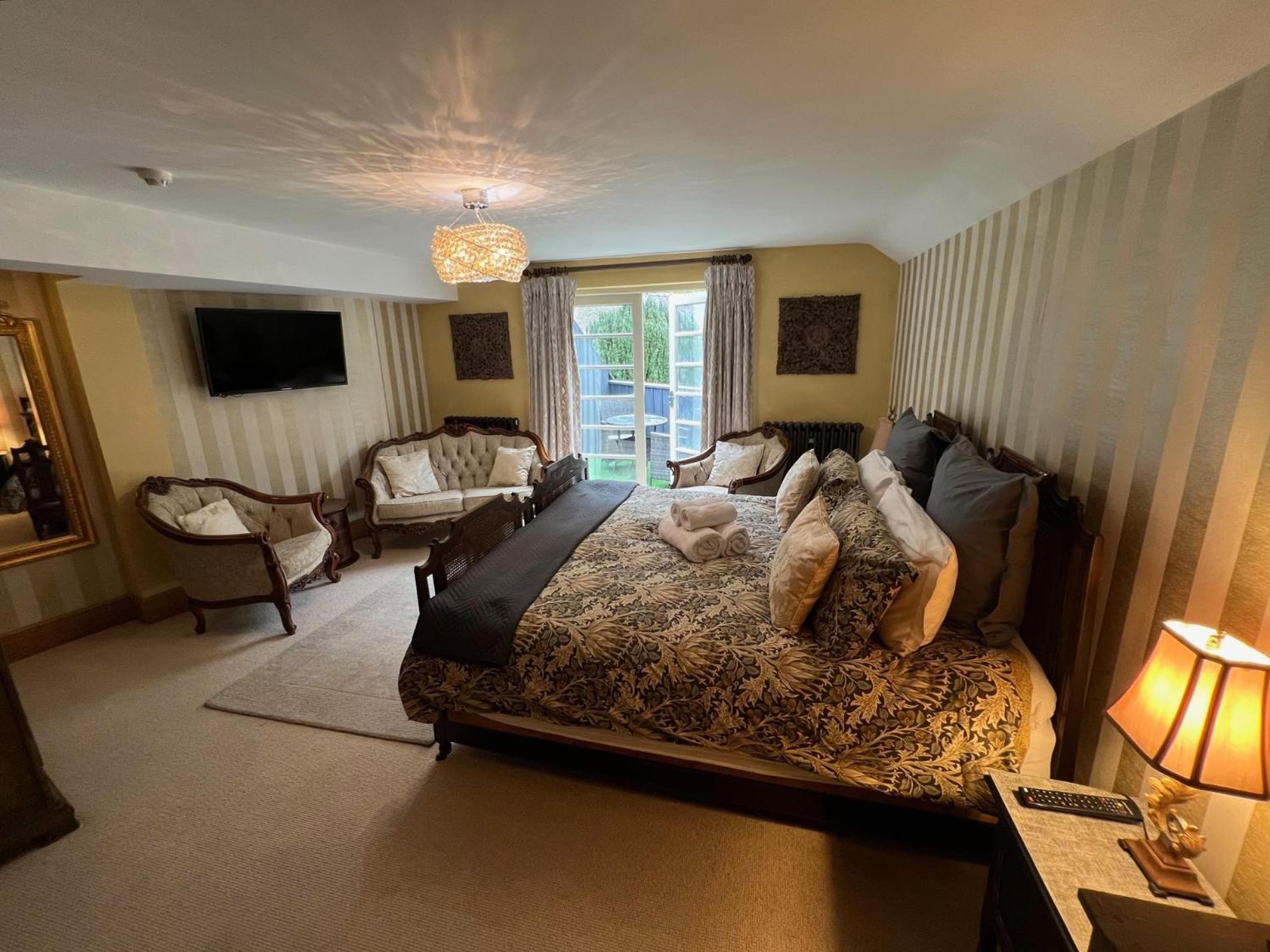 Deluxe Double or Twin Room