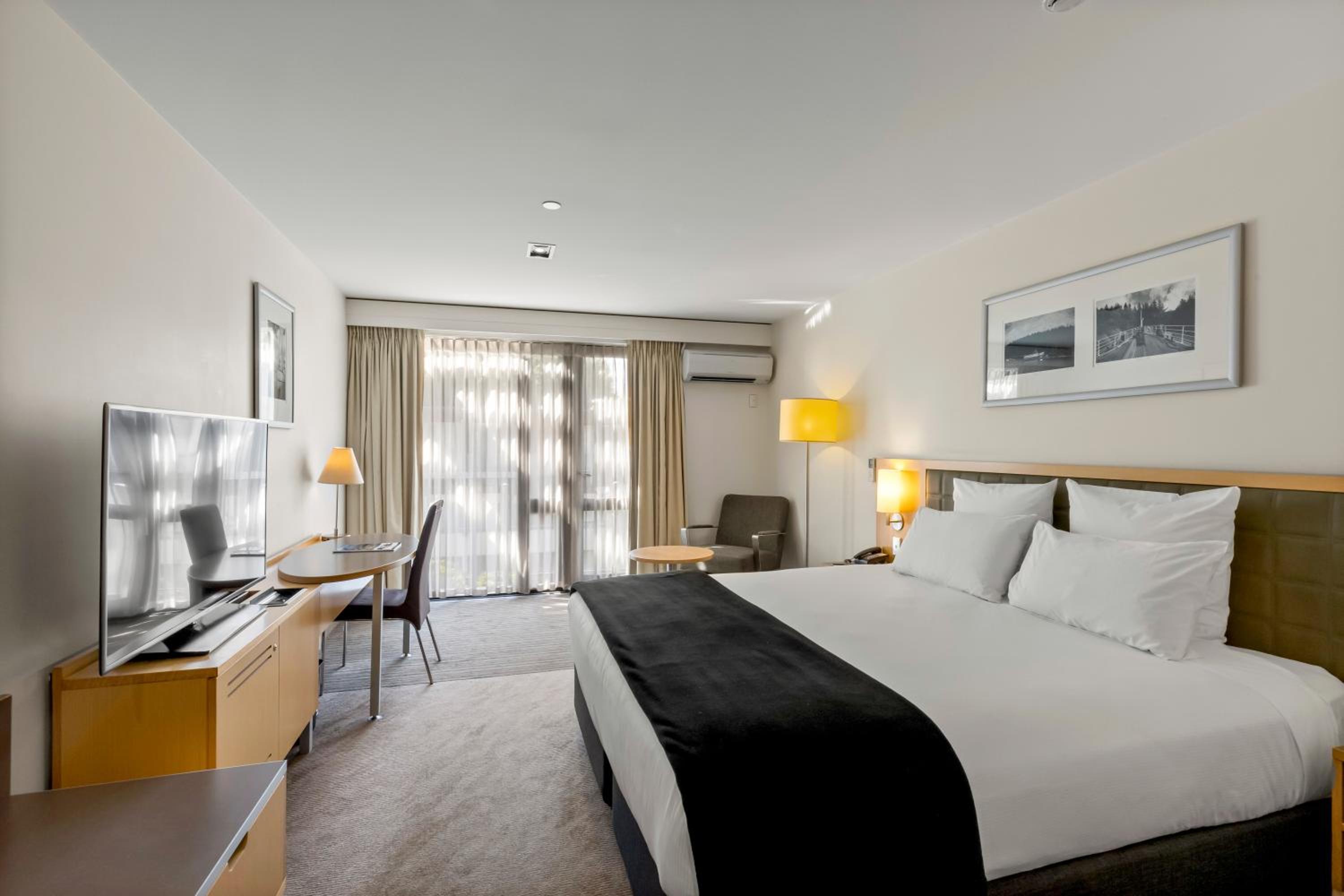 Standard King Room - Photo 1