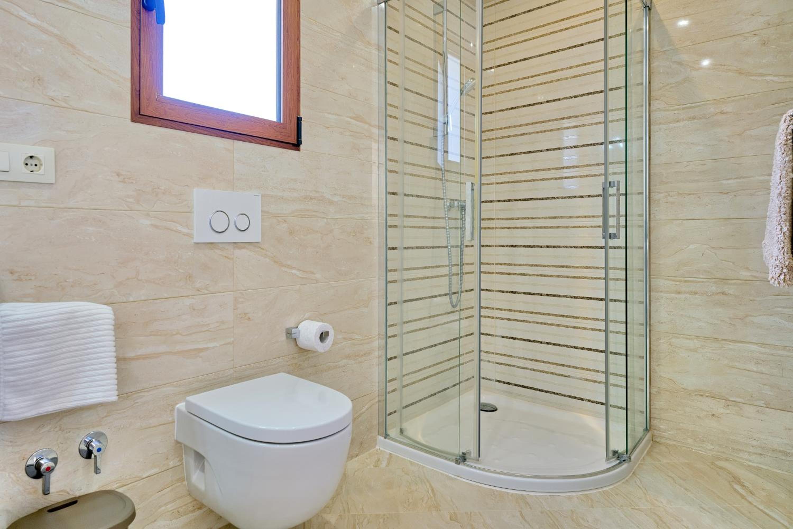Four-Bedroom House photo 2