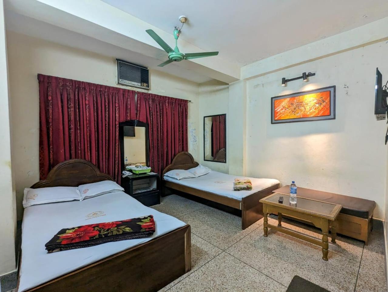 Deluxe Family Room
