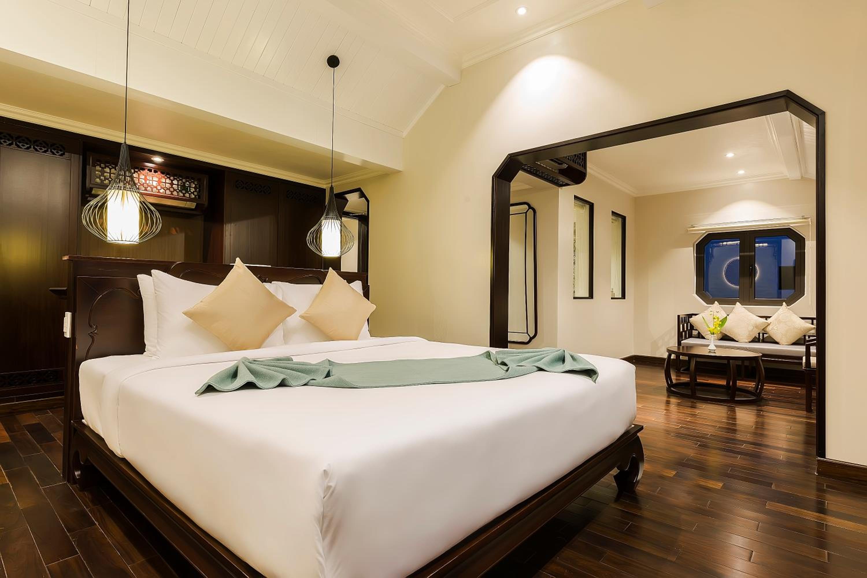King Suite with Balcony and River View