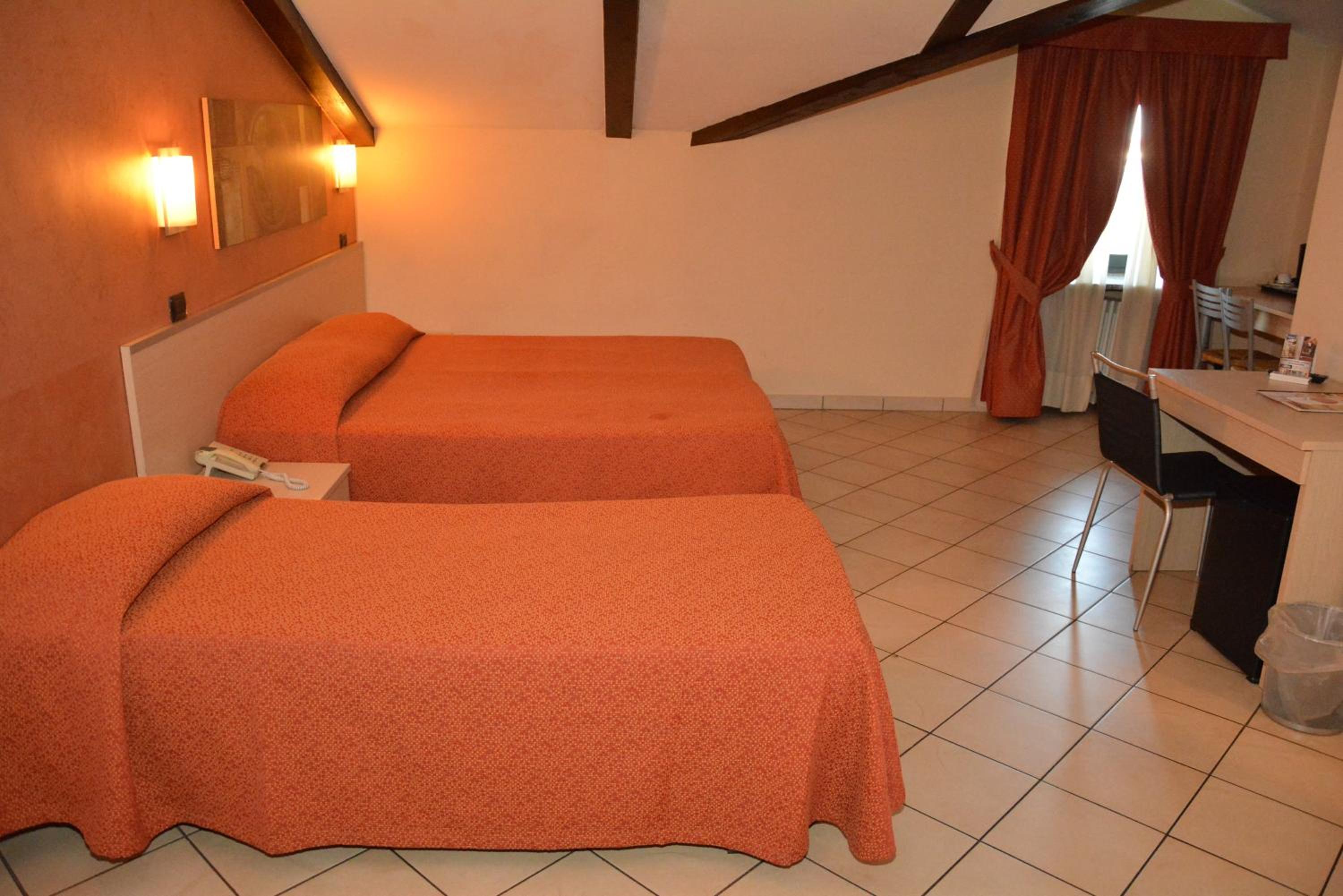Triple Room - Photo 1