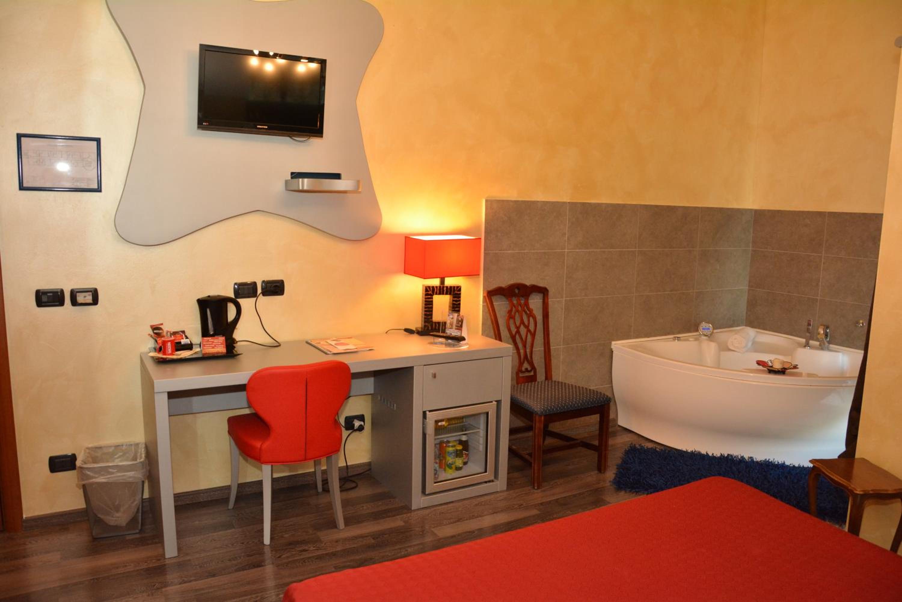 Deluxe Double Room - Photo 7