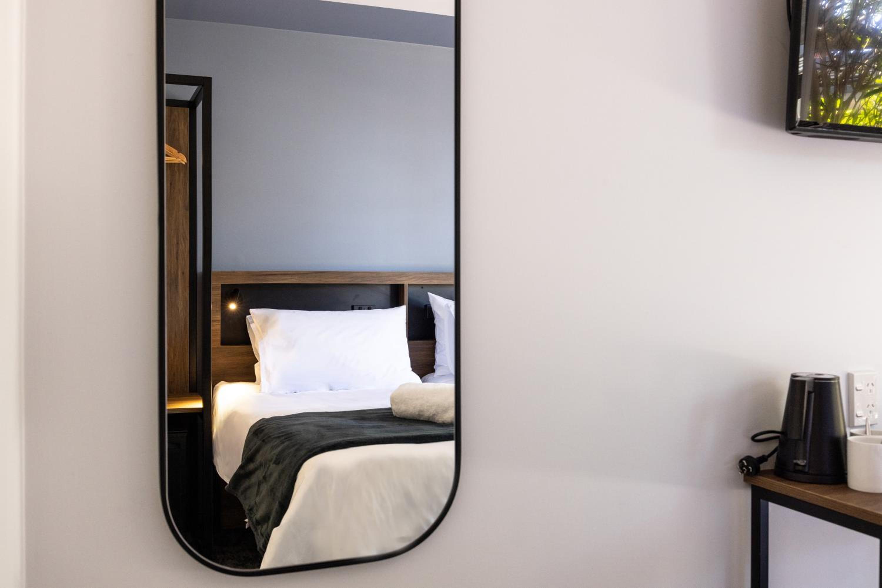 Twin Room - Photo 3