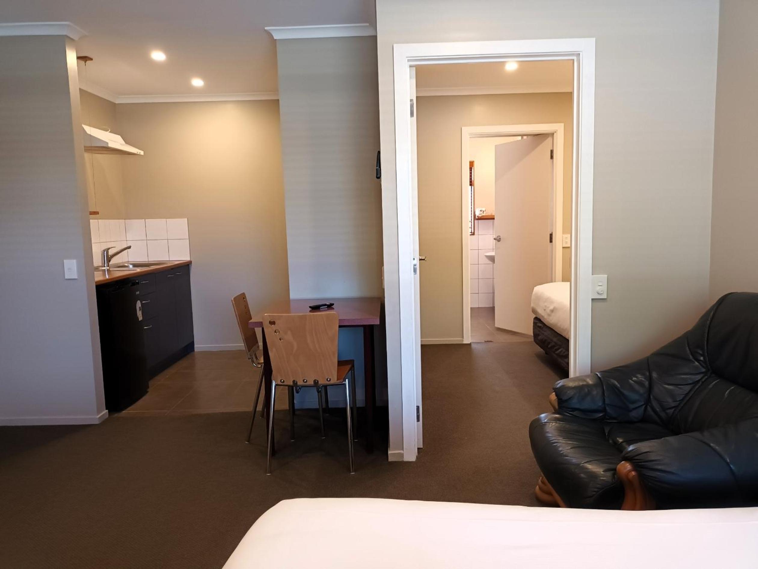 Queen Room with Two Queen Beds - Disability Access photo 1