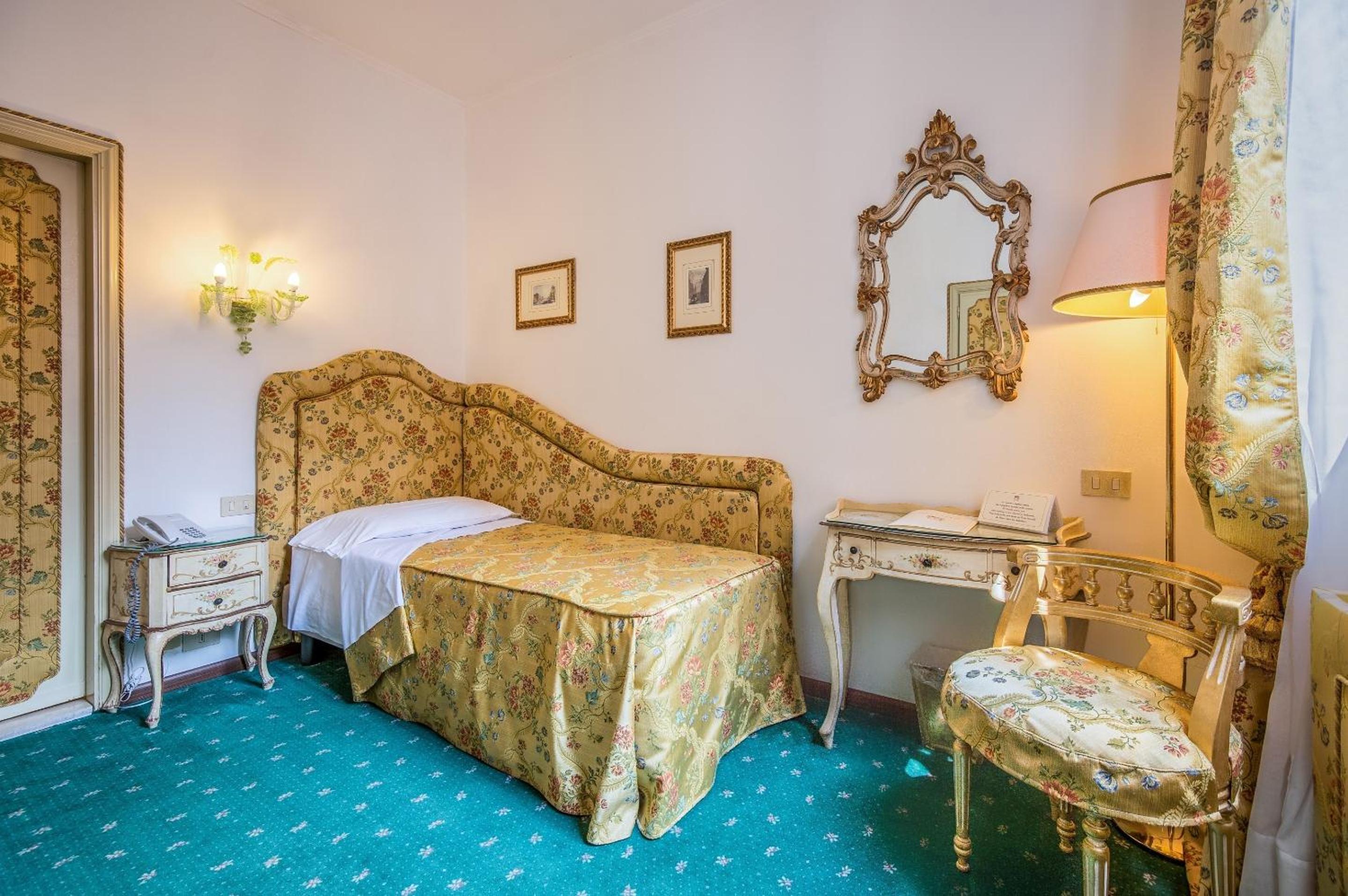 Classic Single Room