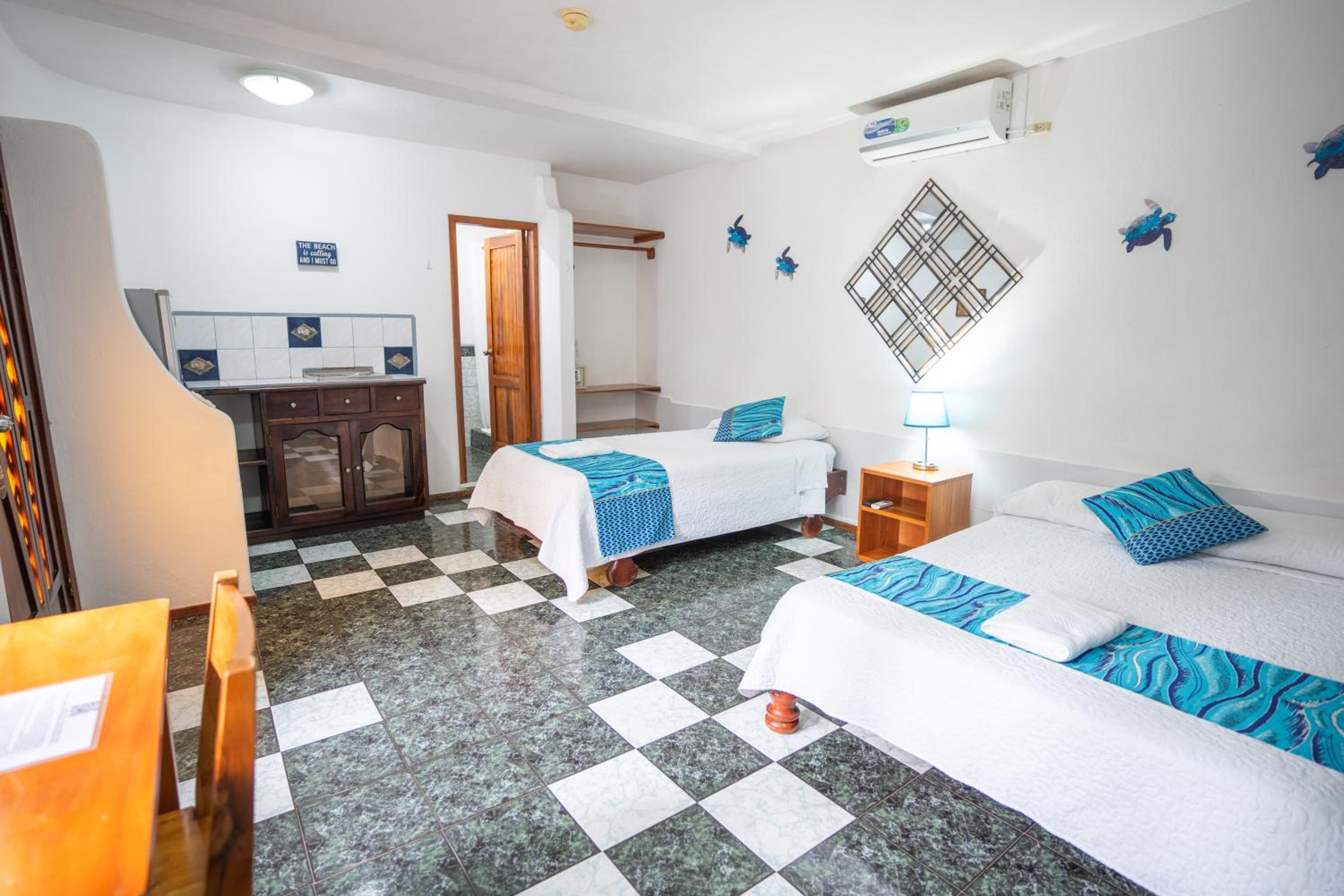 Cormorant / Deluxe Double Room with Pool View photo 3
